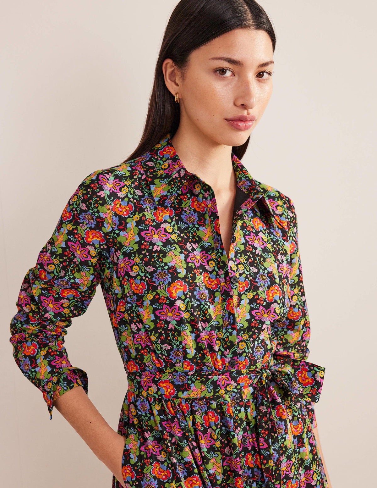 Flo Cotton Midi Shirt Dress-Black, Carnation Garden - Image 2