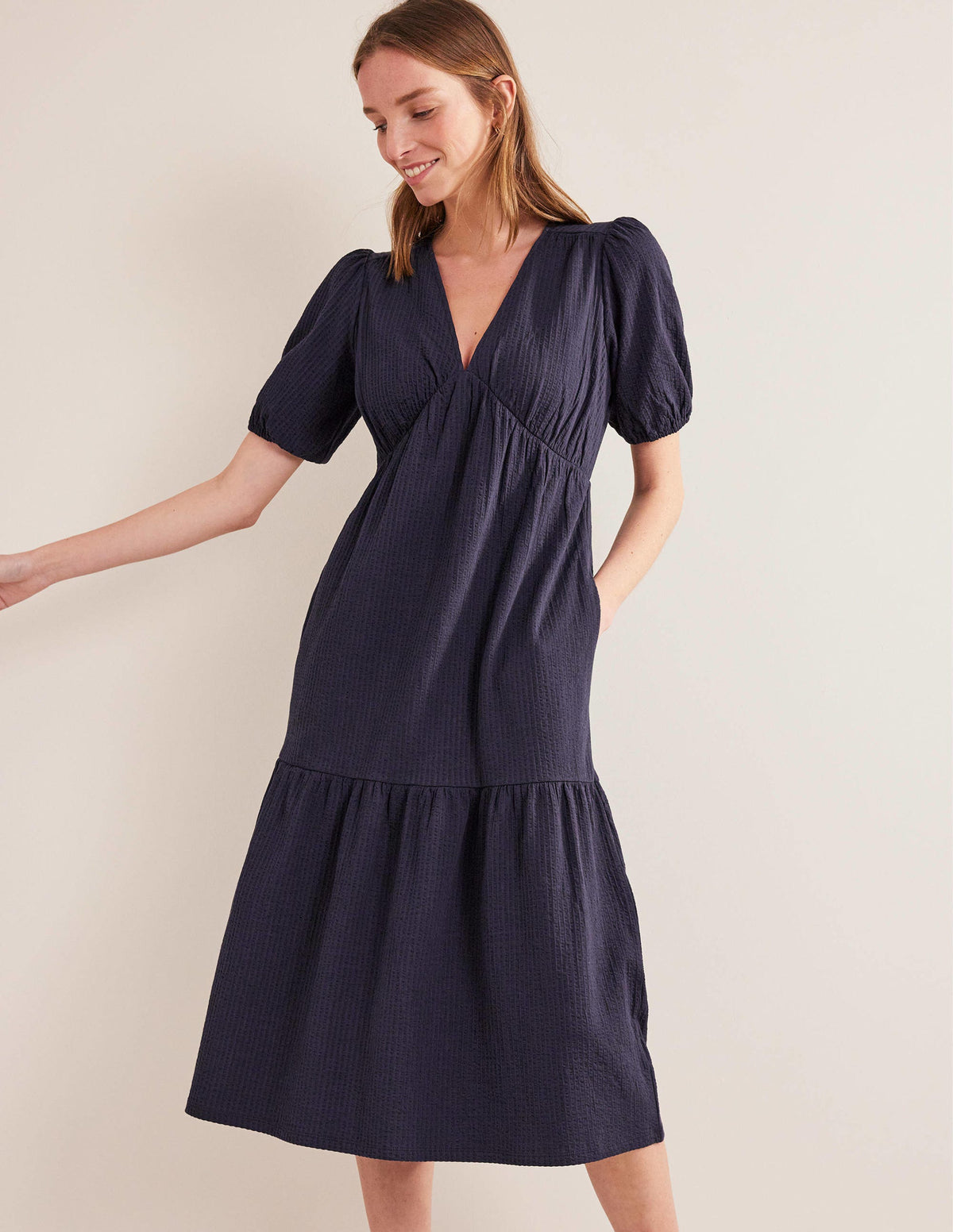 Jersey Seersucker Midi Dress-Navy - Image 4