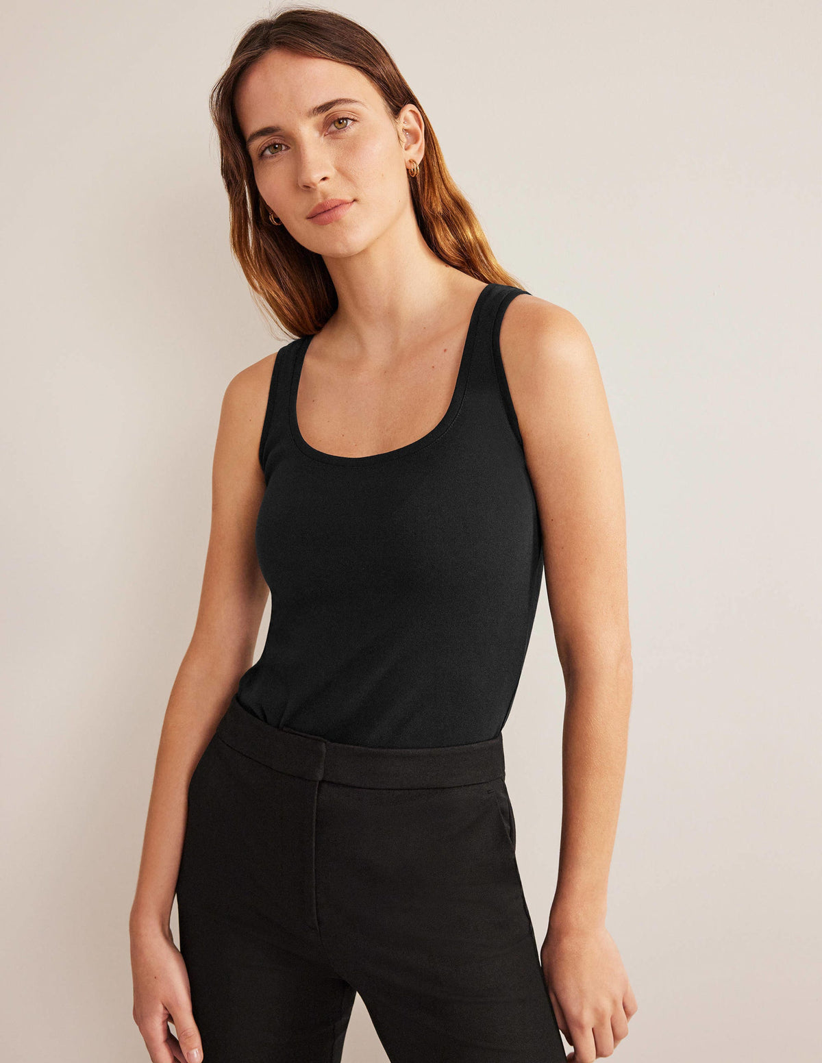 Essential Tank Top-Black - Image 4