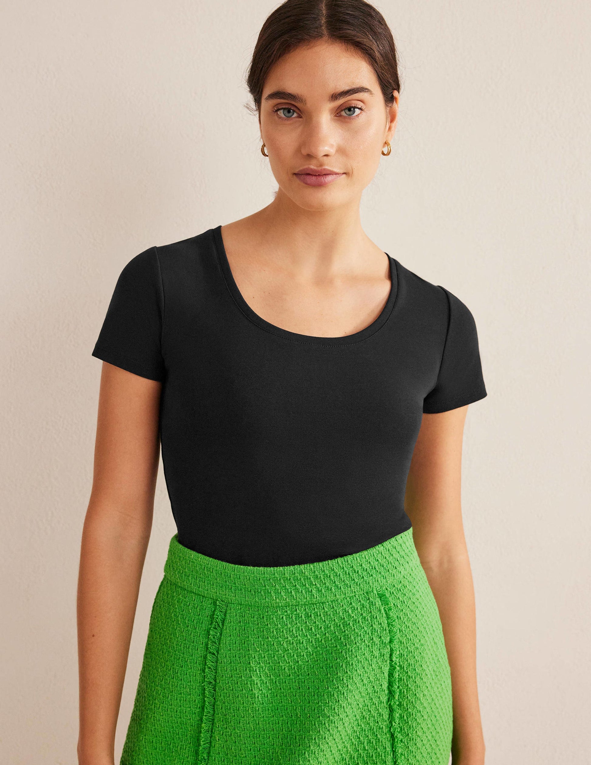 Essential Short Sleeve Tee-Black-1