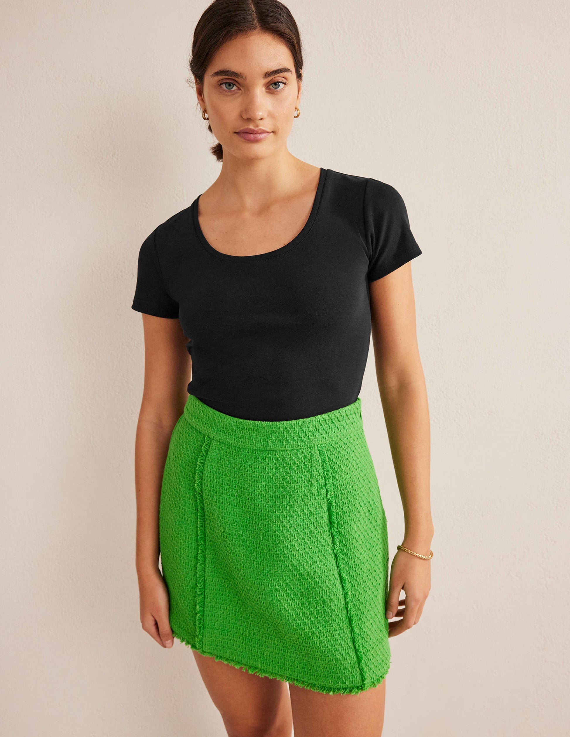 Essential Short Sleeve Tee-Black-4