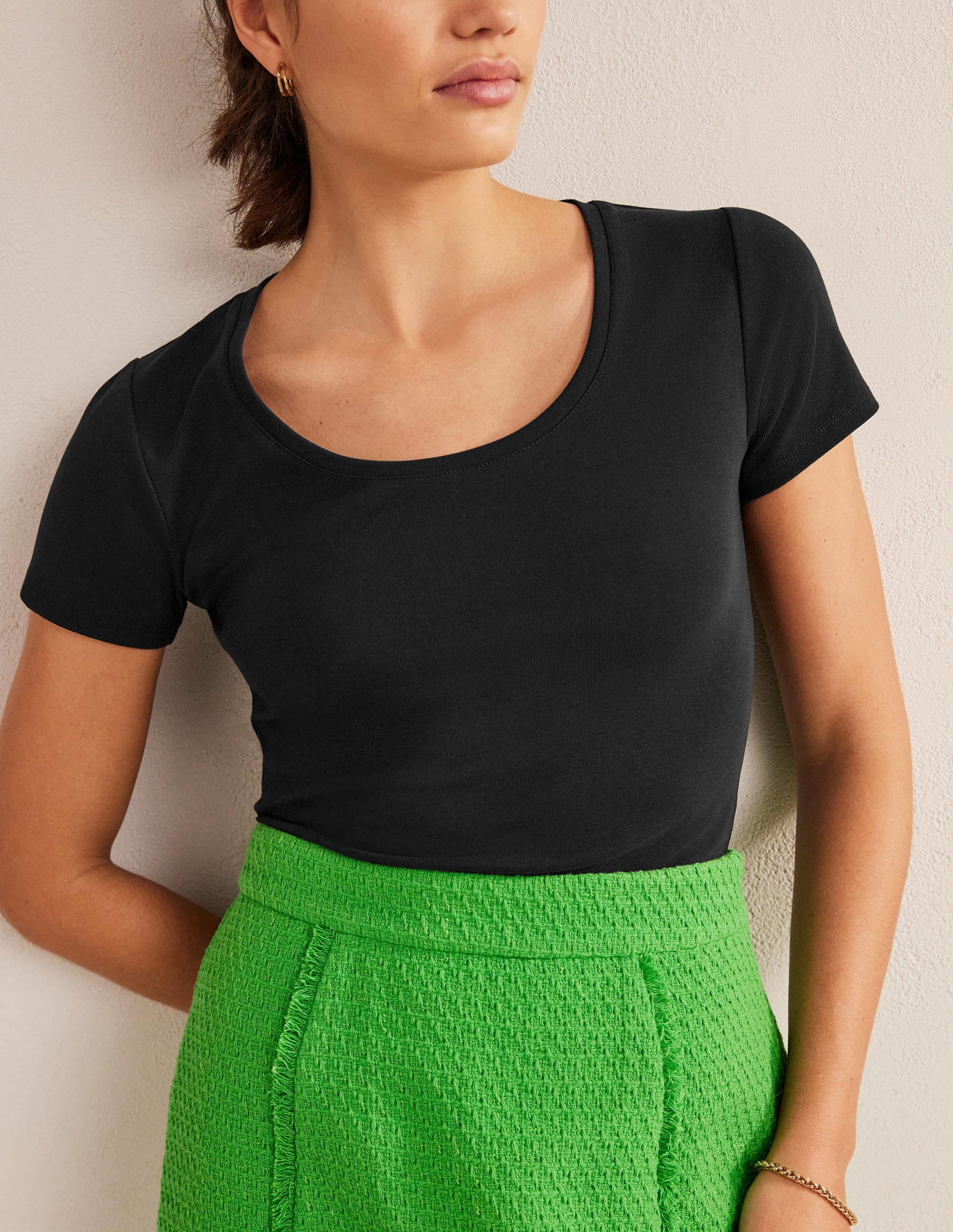 Essential Short Sleeve Tee-Black - Image 5