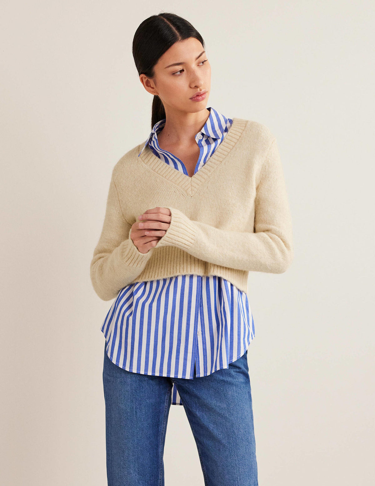 Fluffy Cropped V-Neck Sweater-Rope-1