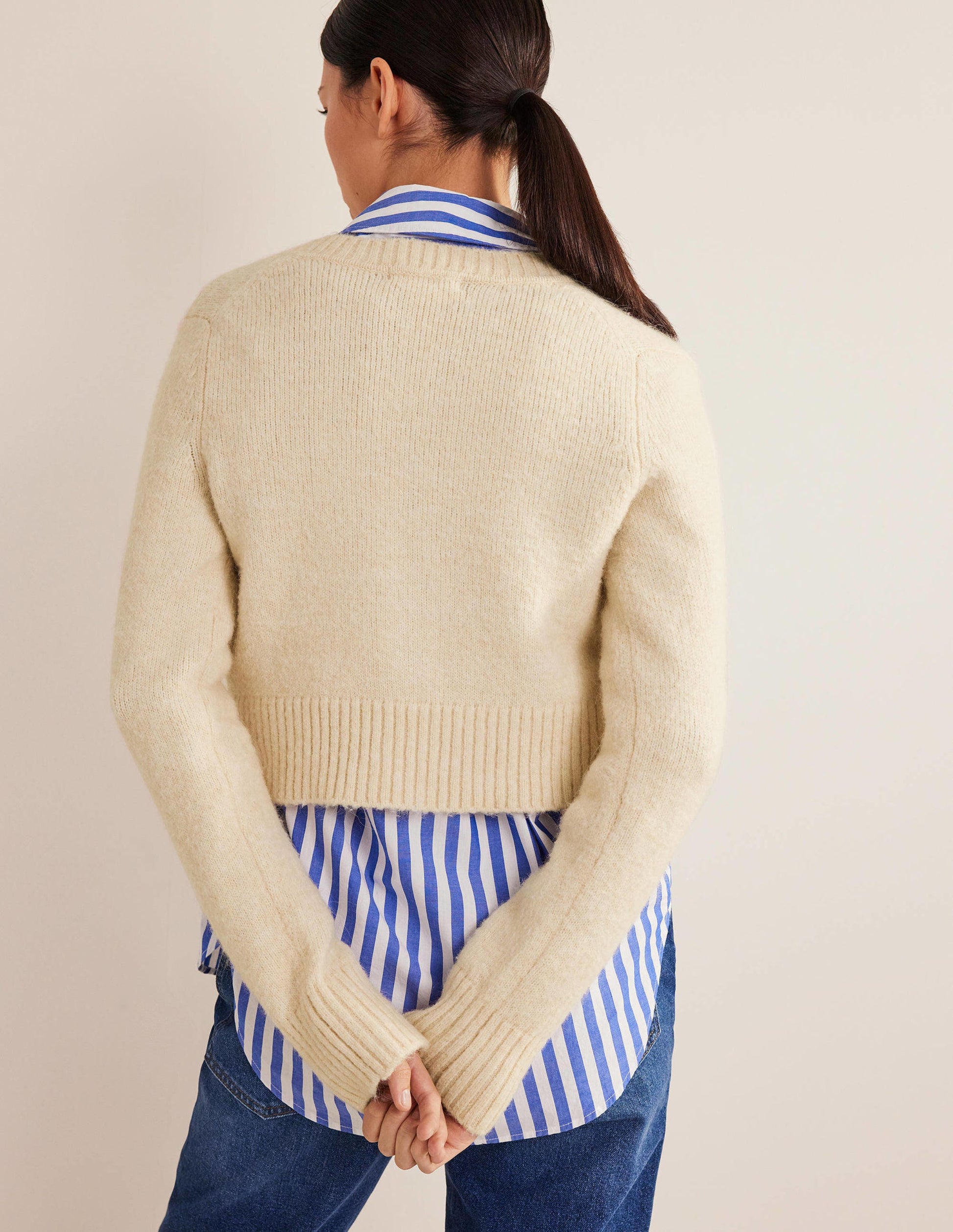 Fluffy Cropped V-Neck Sweater-Rope-3