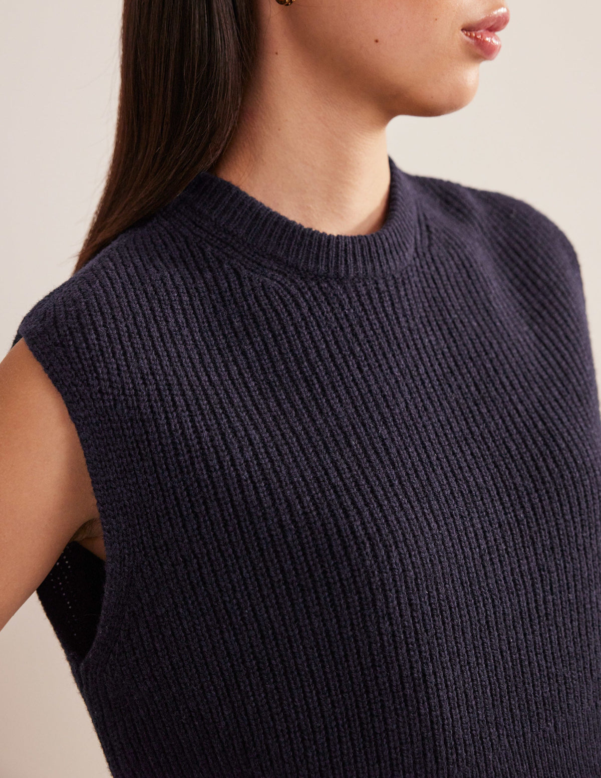 Cropped Ribbed Sweater Vest-Navy - Image 2