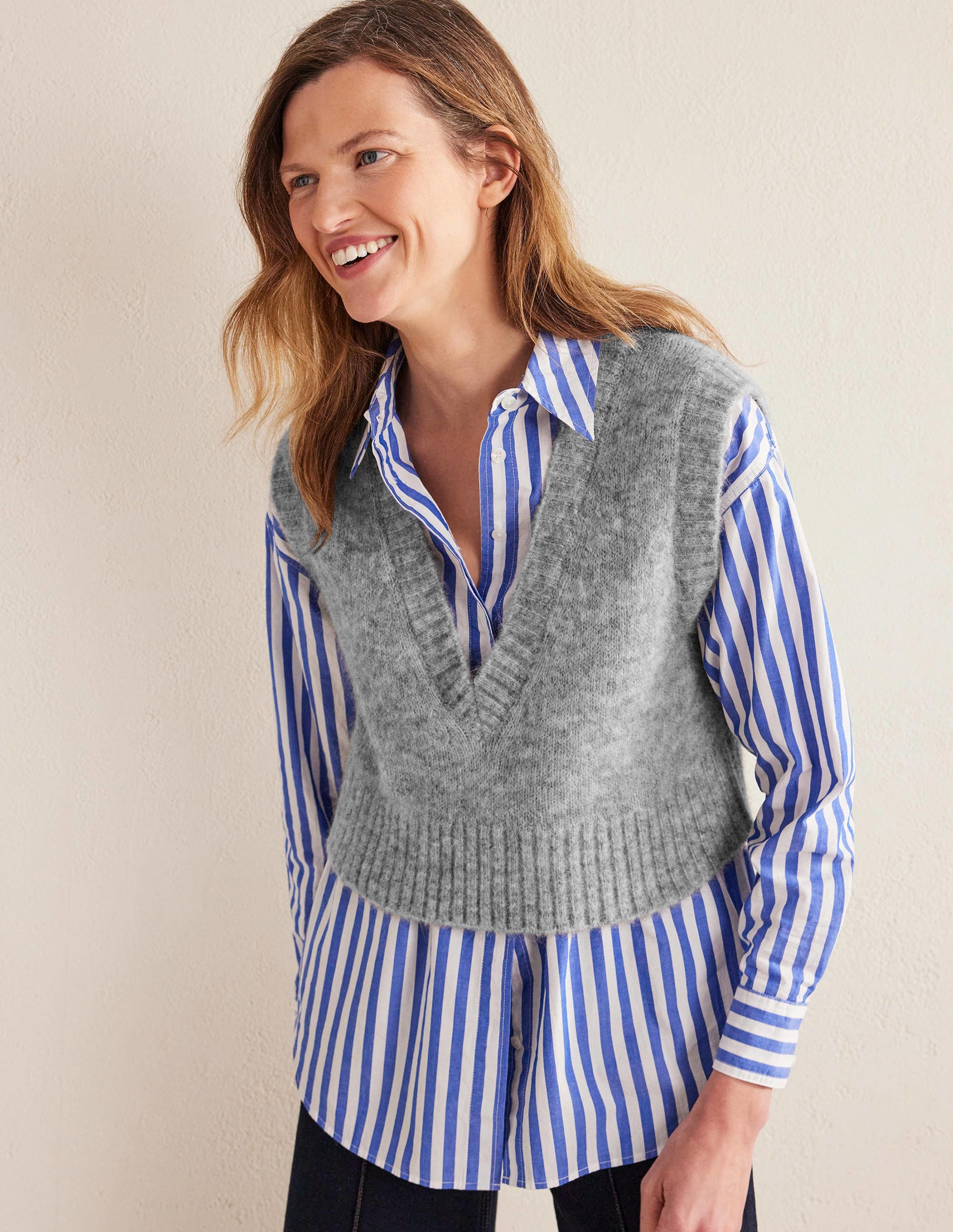 Fluffy Cropped V-Neck Vest-Grey Melange - Image 1