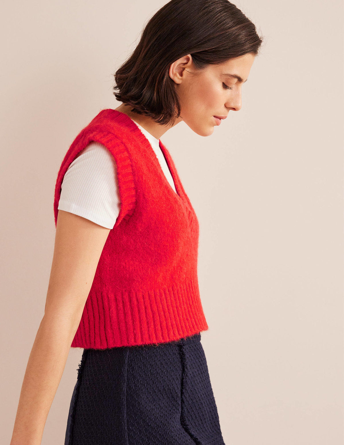 Fluffy Cropped V-Neck Vest-Tomato-4
