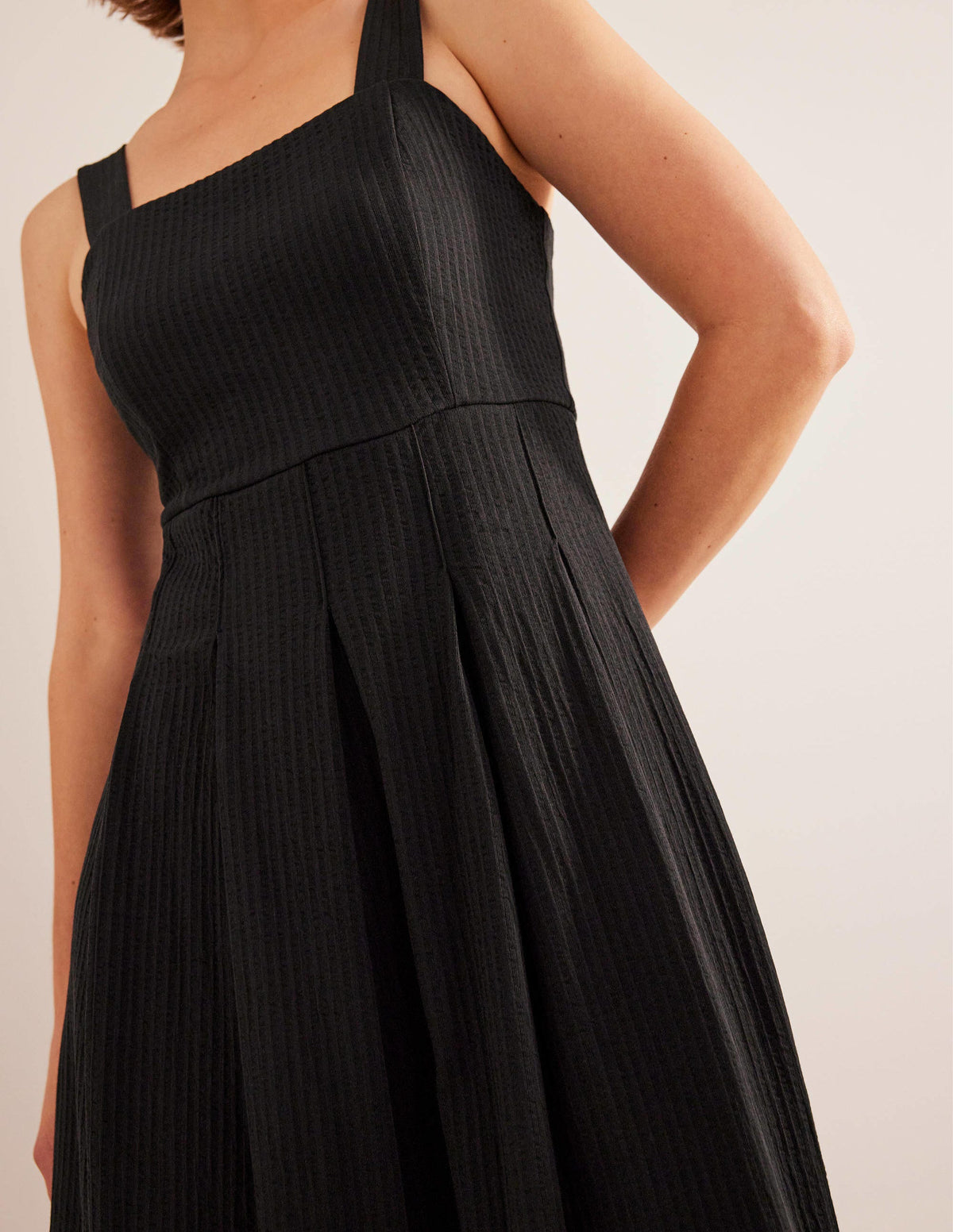 Strappy Seersucker Midi Dress-Black - Image 2