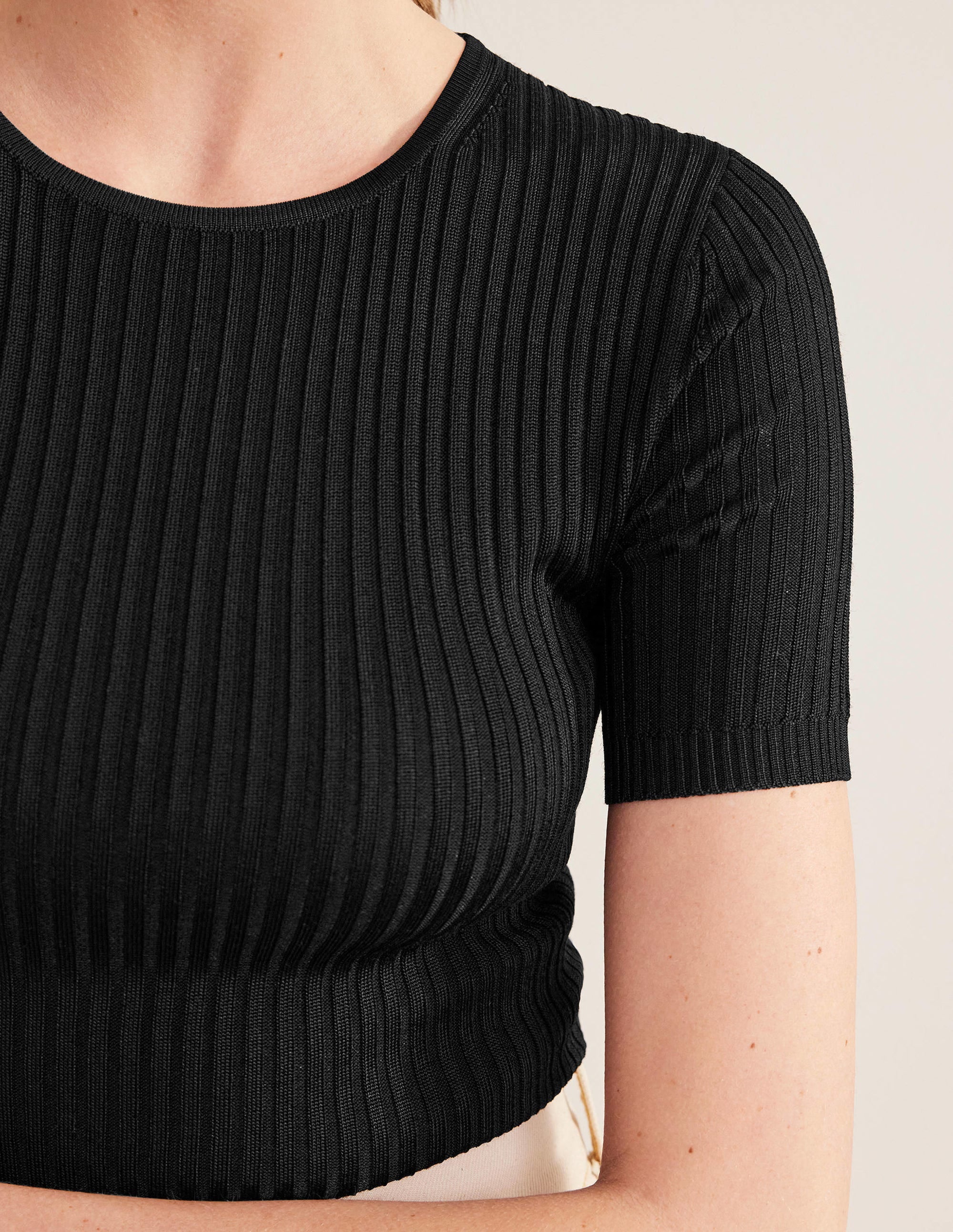 Ribbed Knitted T-Shirt-Black - Image 2