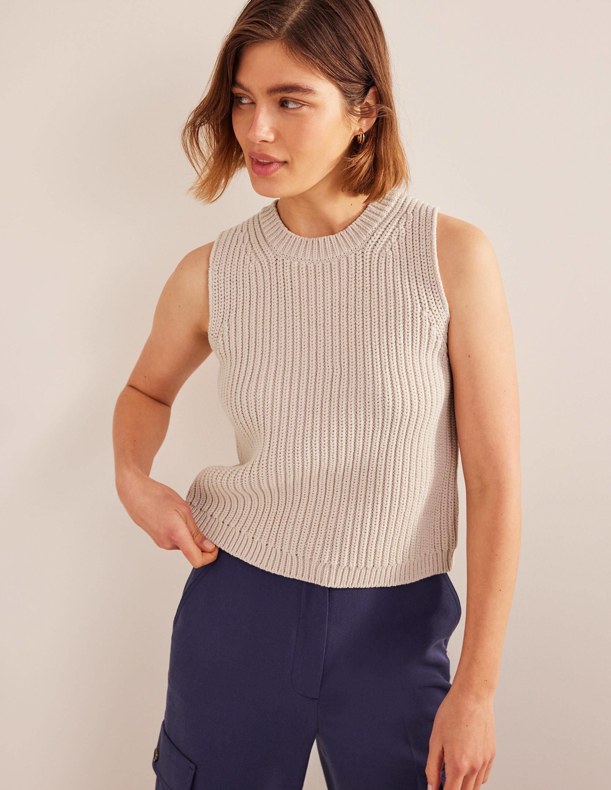 Chunky Ribbed Sweater Vest-Rope - Image 1