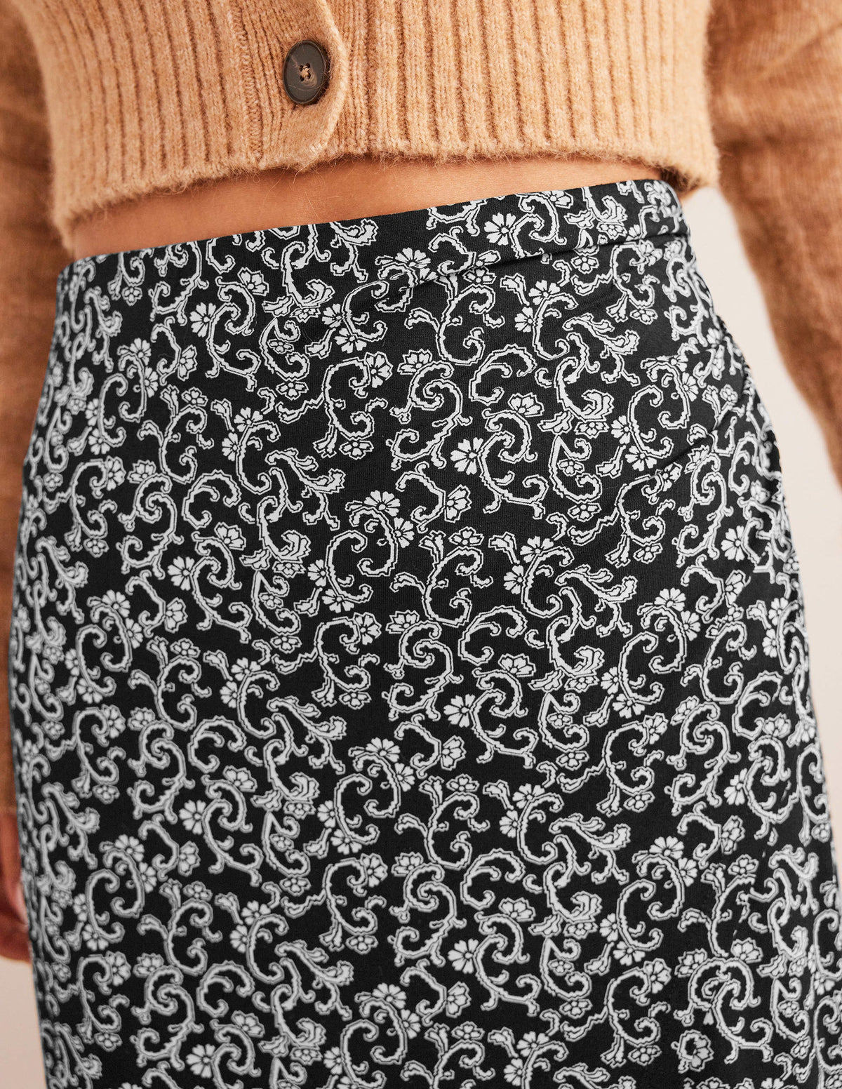 Side Split Jersey Midi Skirt-Black, Abstract Vine-2
