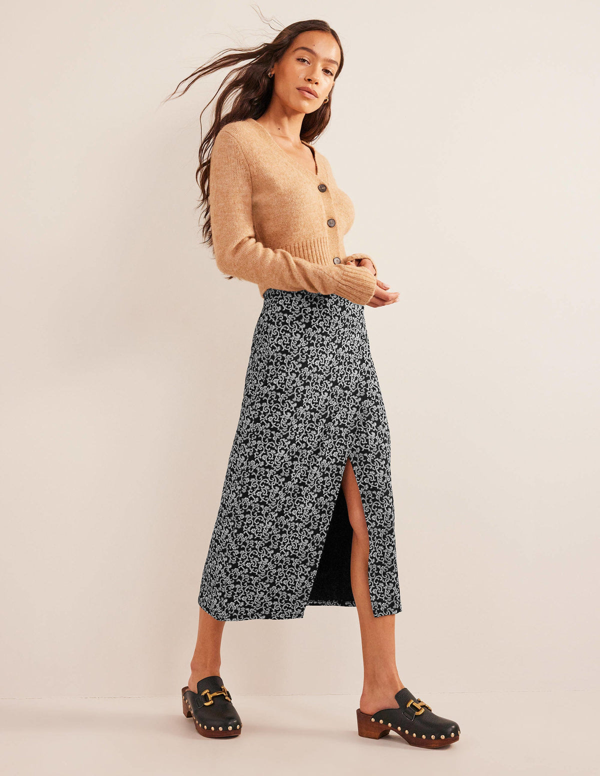 Side Split Jersey Midi Skirt-Black, Abstract Vine-6