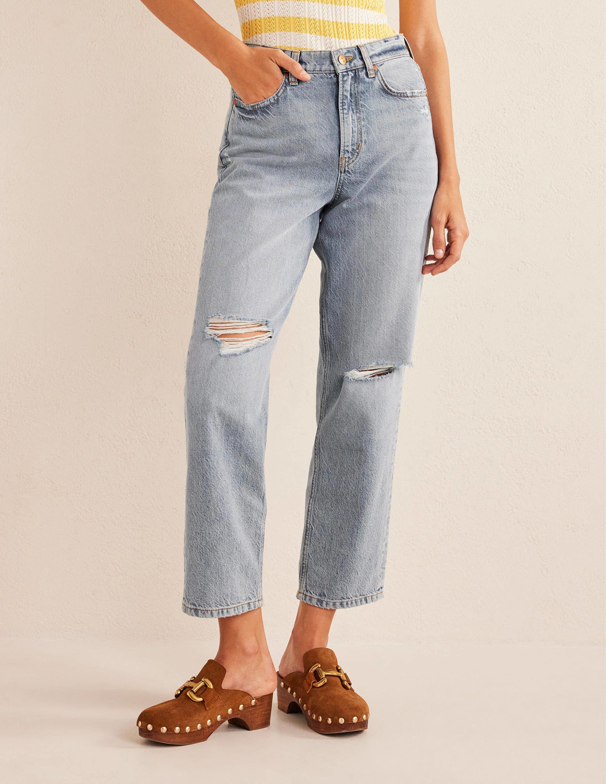 Mid Rise Loose Jeans-Mid Wash-4
