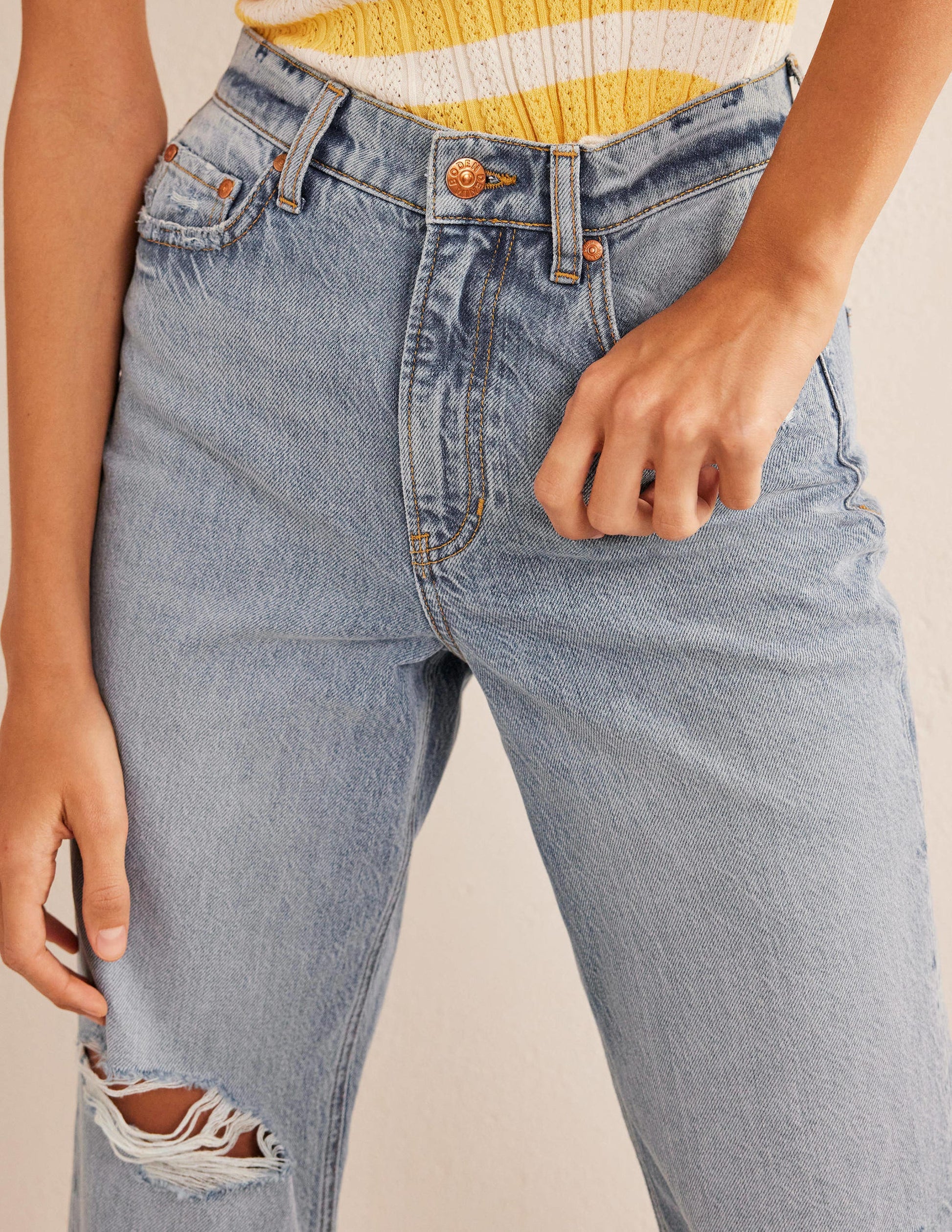 Mid Rise Loose Jeans-Mid Wash-5