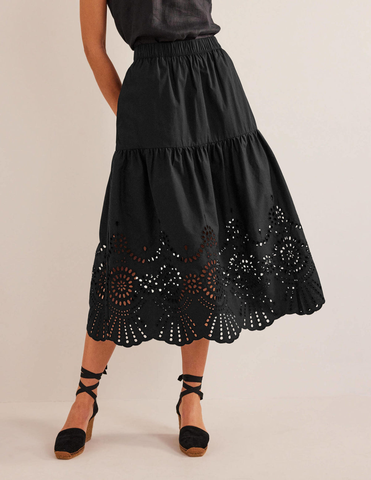 Full Broderie Skirt-Black-4