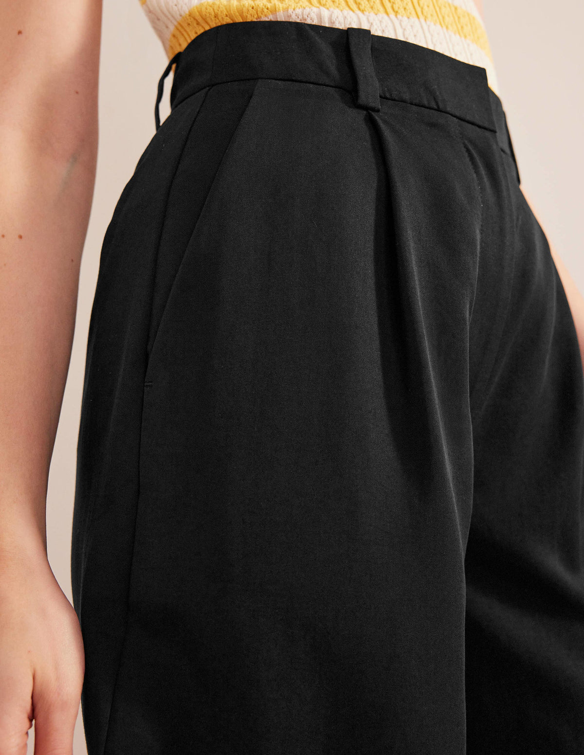 Tencel Relaxed Shorts-Black-2