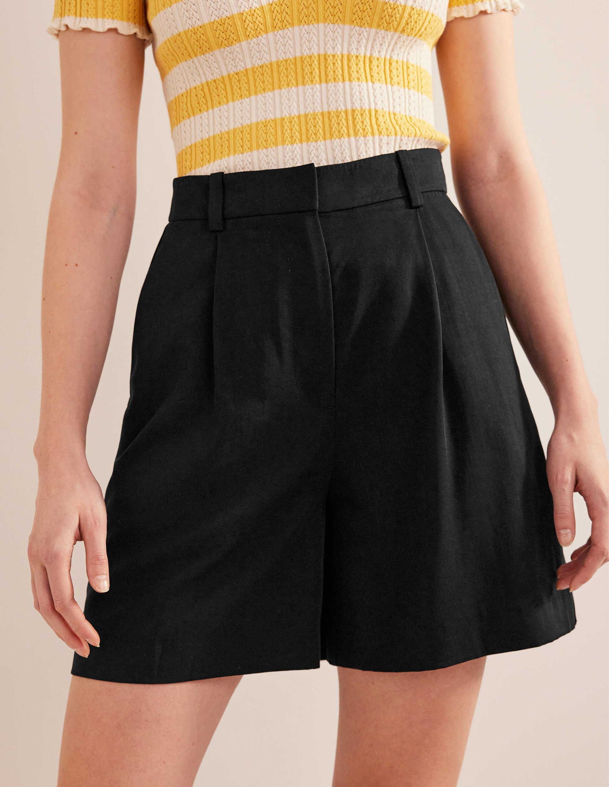 Tencel Relaxed Shorts-Black-4