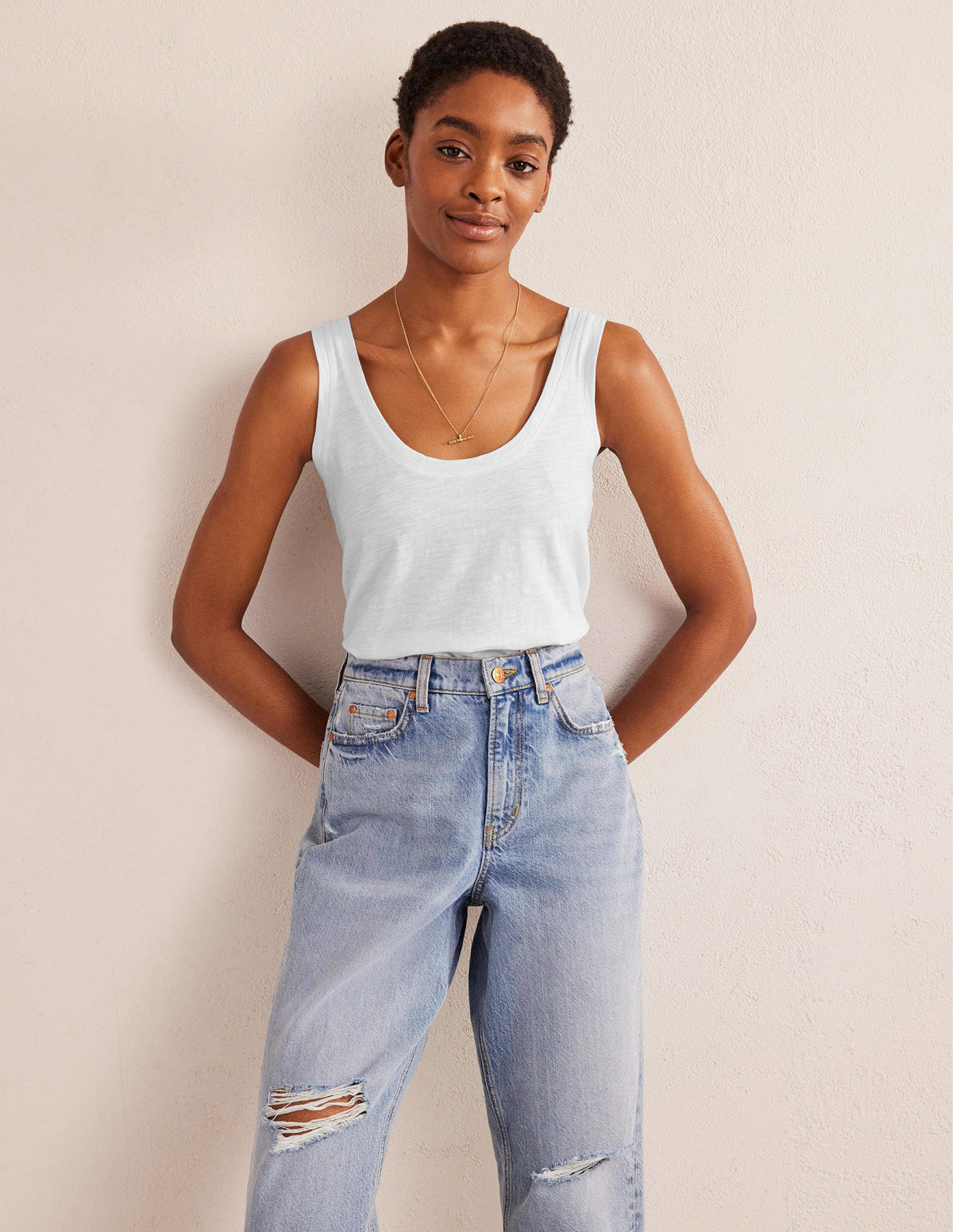 Relaxed Scoop Neck Vest-White - Image 1