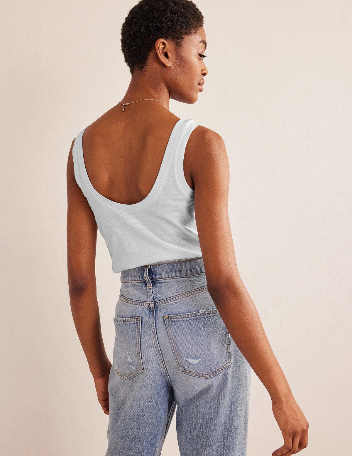 Relaxed Scoop Neck Vest-White - Image 3