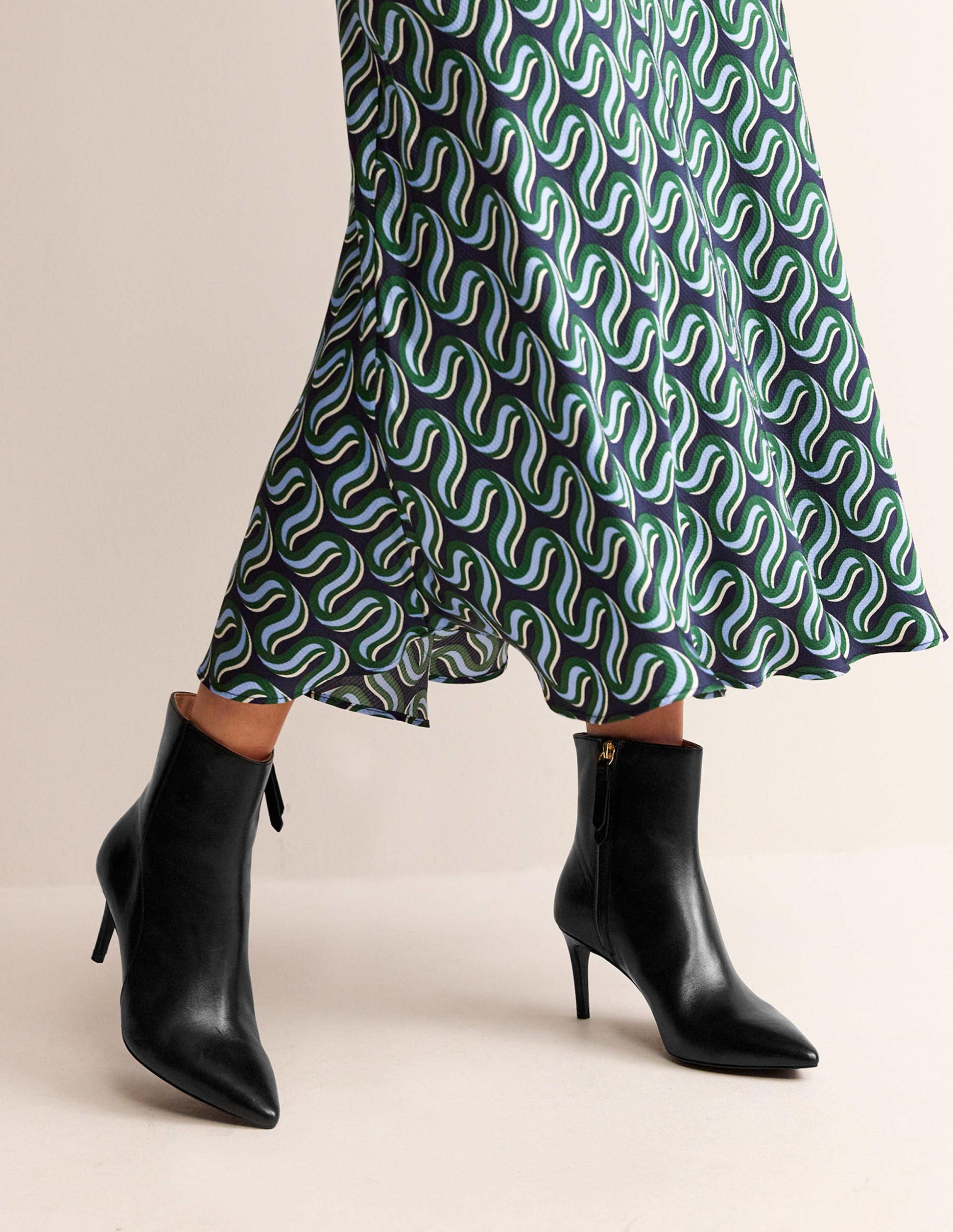 Pointed-Toe Ankle Boots-Black Leather-1