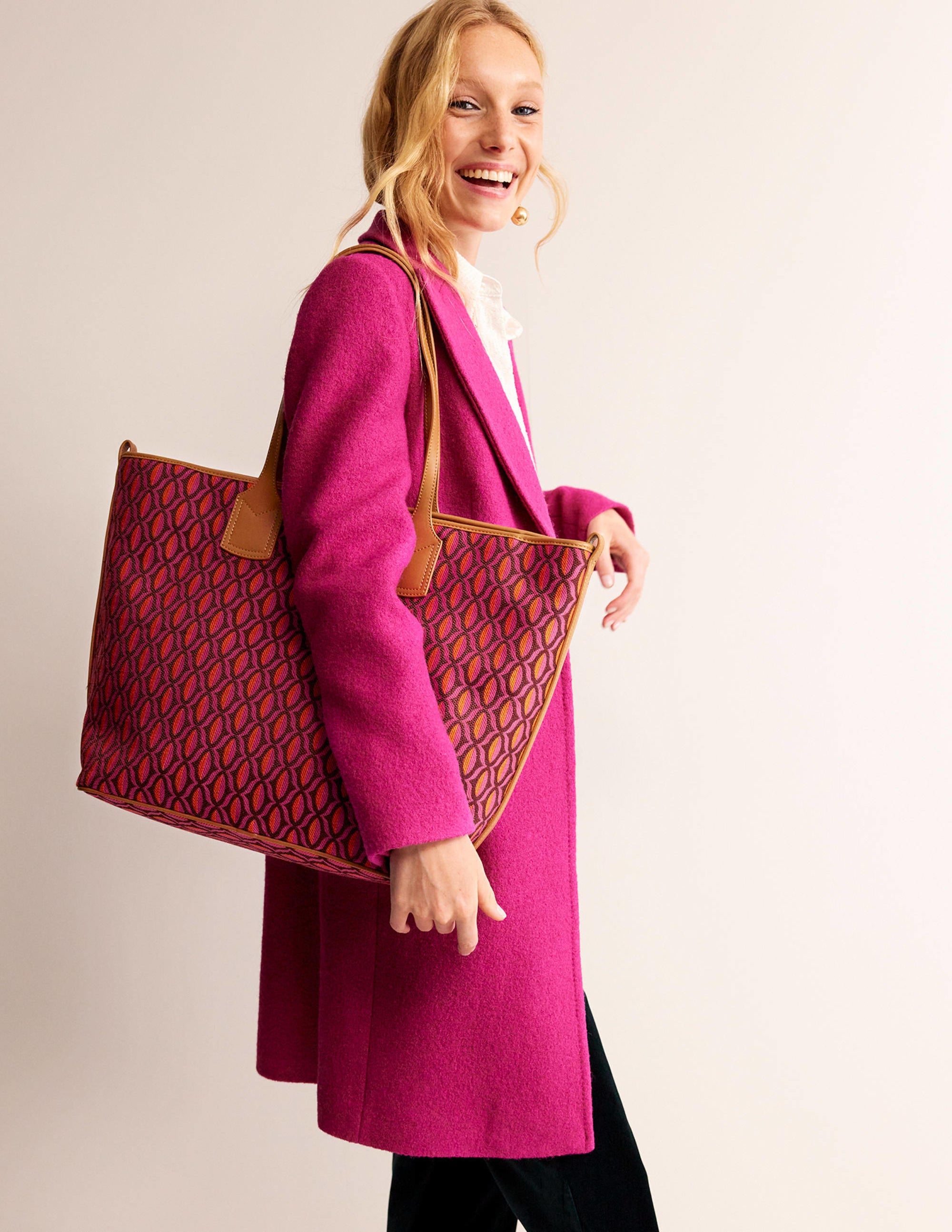 Trapeze Tote Bag-Red Geo - Image 1