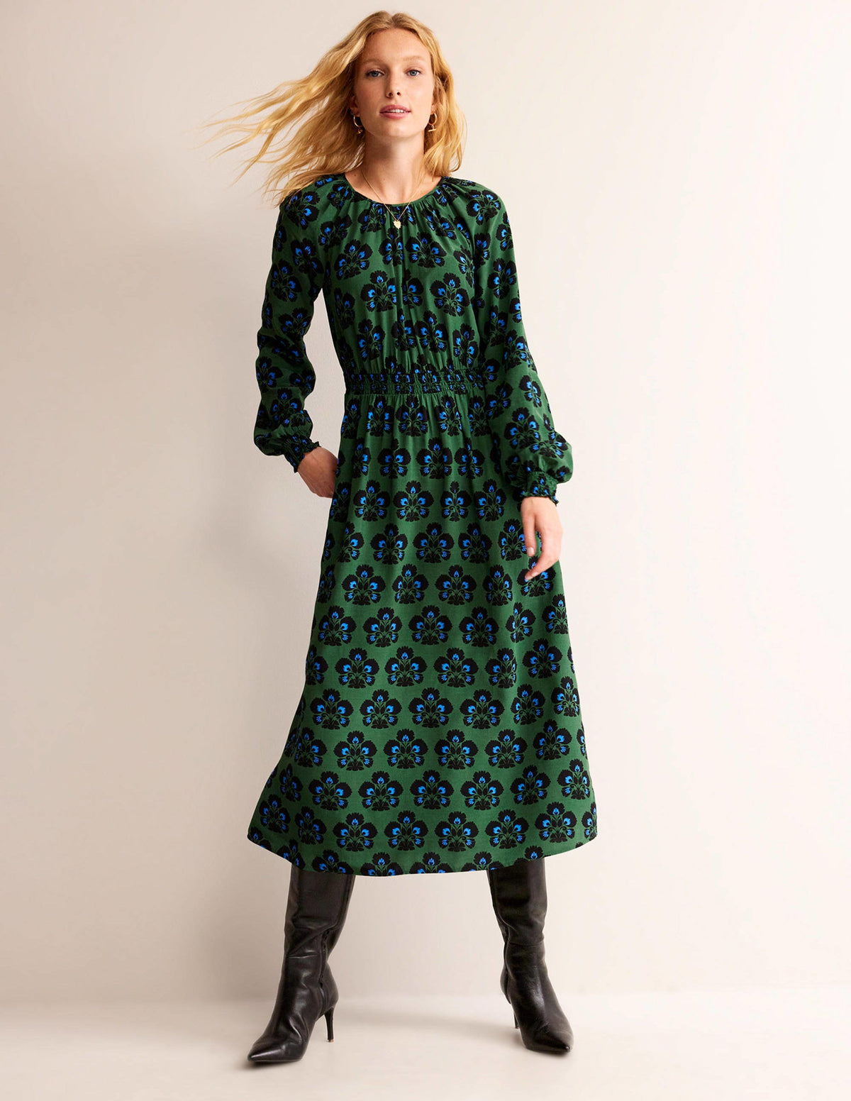 Gather Raglan Midi Dress-Amazon Green, Carnation Stamp - Image 4