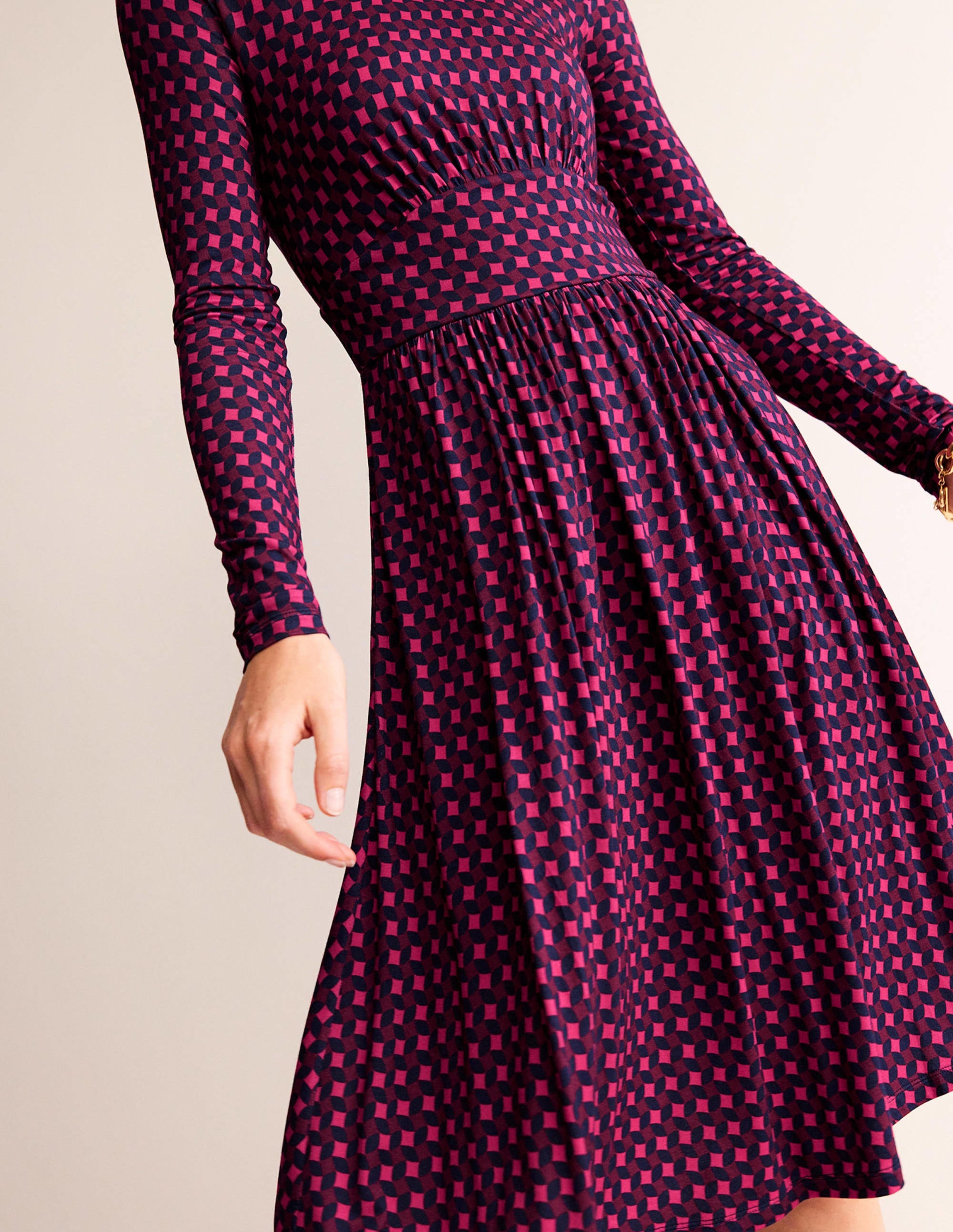 Thea Short Jersey Dress-Vibrant Pink, Abstract Diamond - Image 2