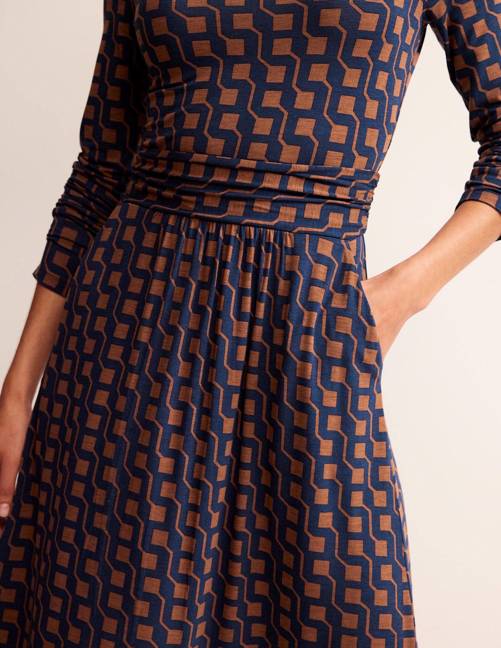 Abigail Jersey Dress-Cognac, Cube Geo-2