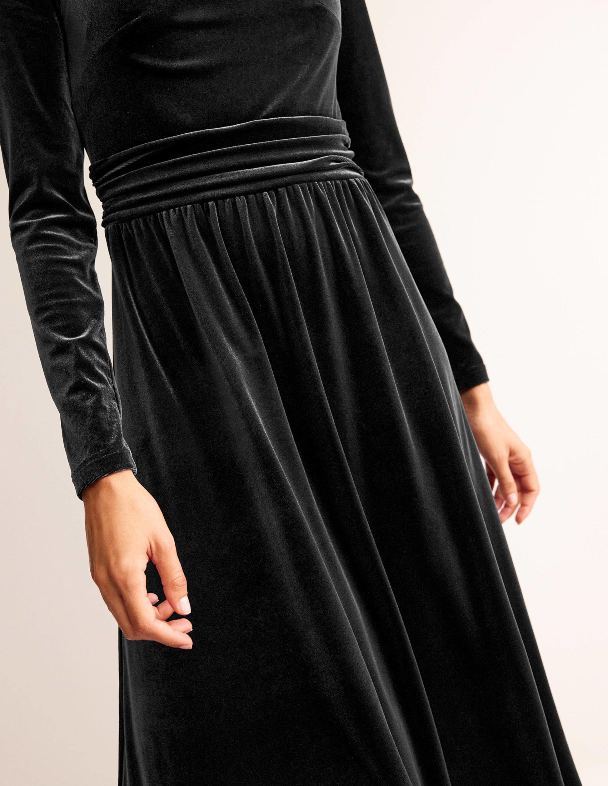 Abigail Velvet Midi Dress-Black-3