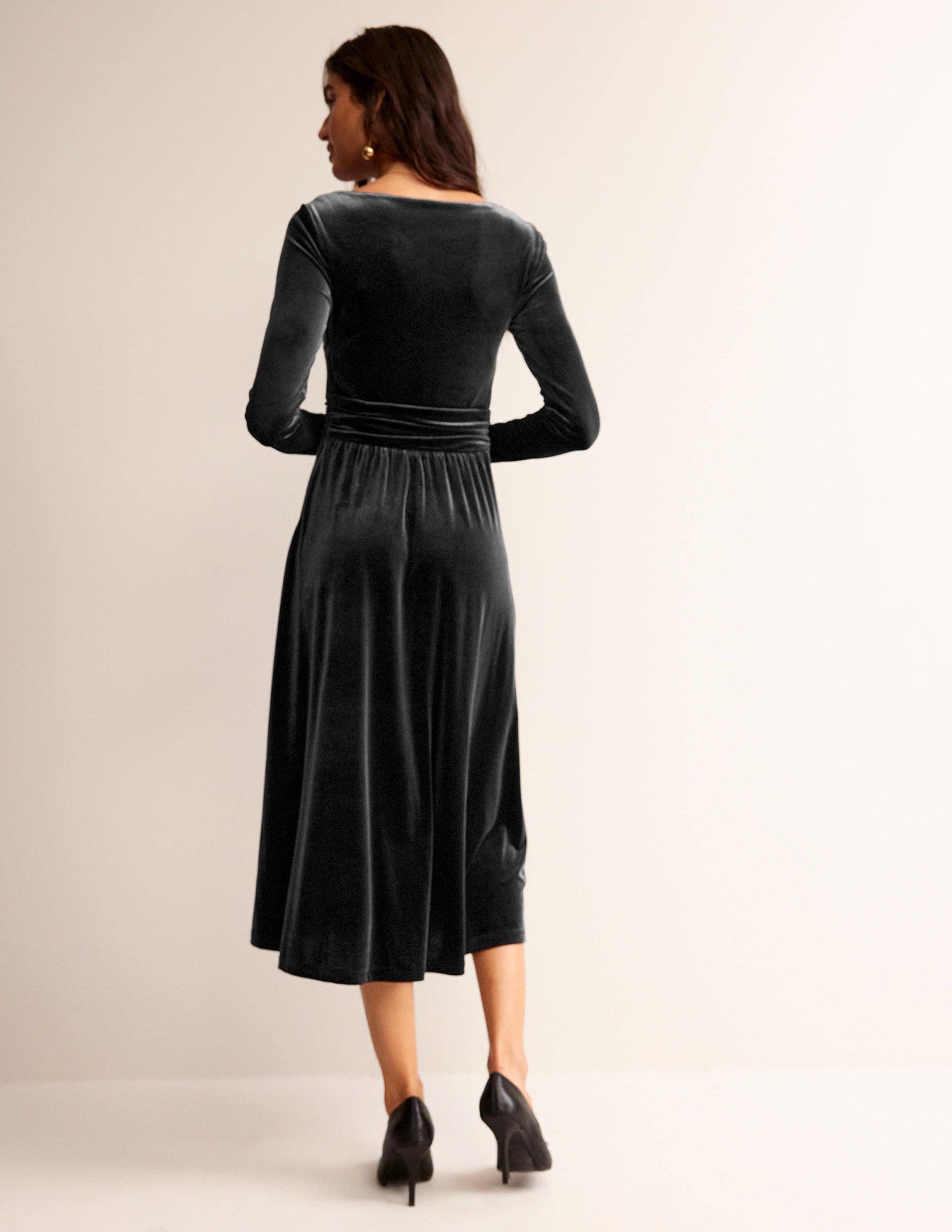 Abigail Velvet Midi Dress-Black-4
