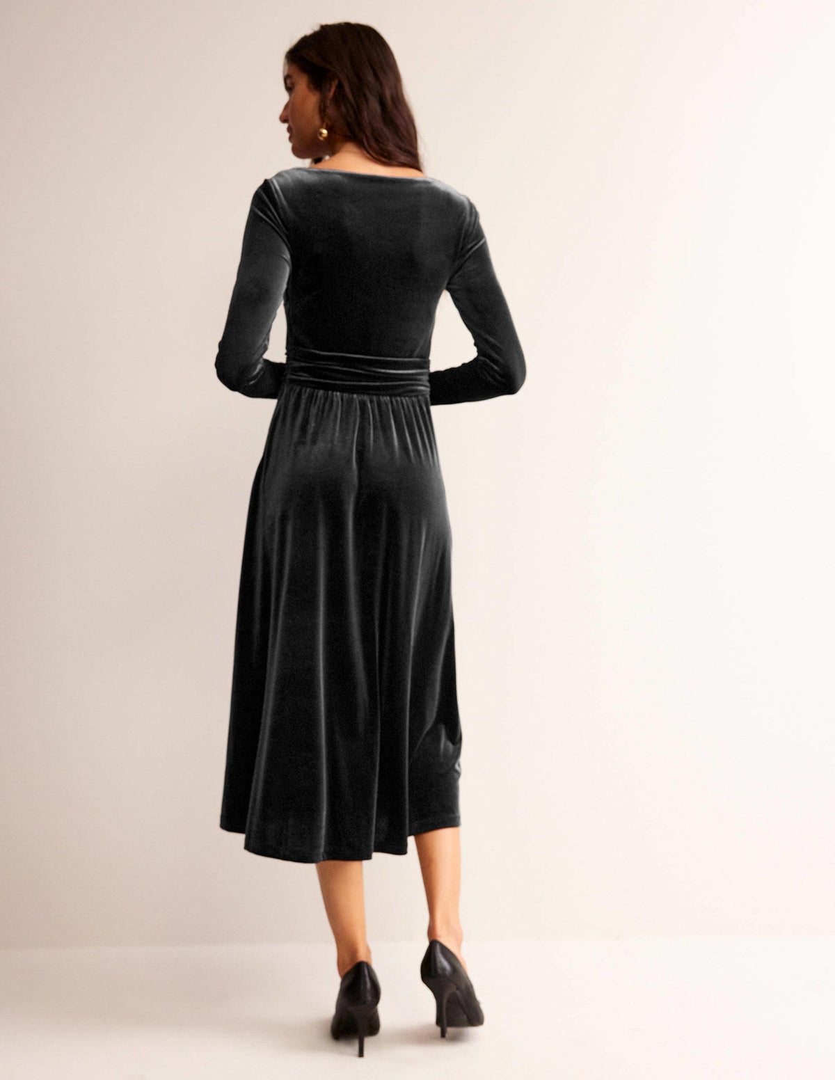 Abigail Velvet Midi Dress-Black - Image 4