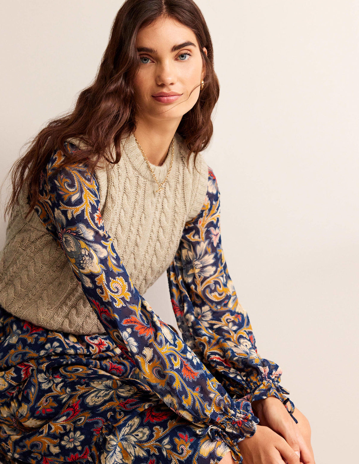 Cable Crew Neck Sweater Vest-Chinchilla Melange - Image 1