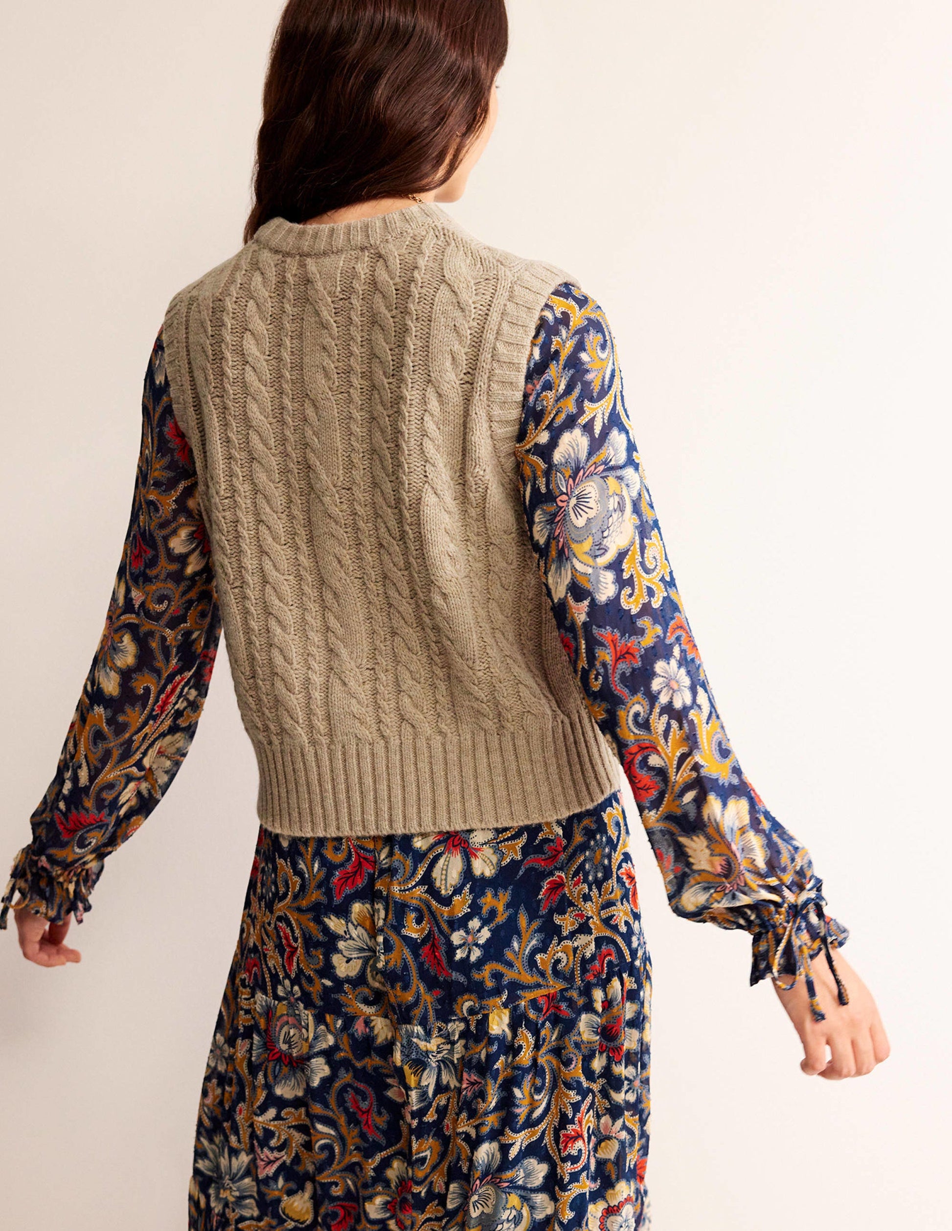 Cable Crew Neck Sweater Vest-Chinchilla Melange-4