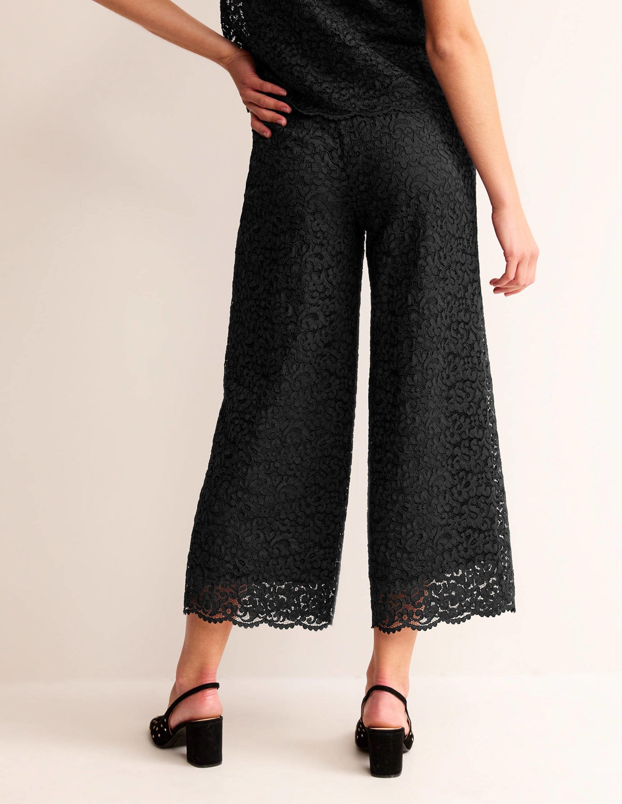 Cropped Wide-Leg Lace Pants-Black - Image 4
