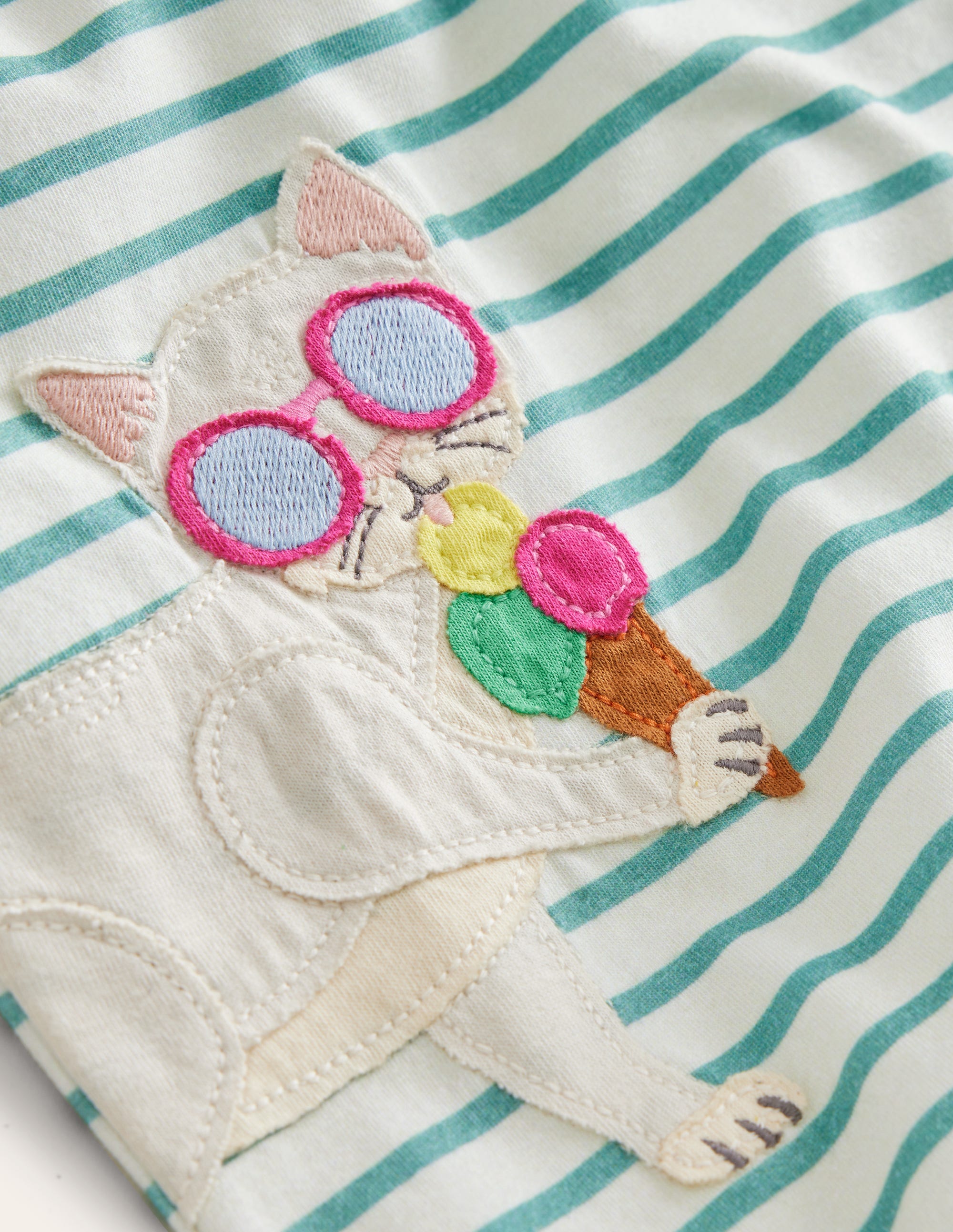 Short Sleeve Appliqué T-shirt-Ivory/ Blue Ice Cream Cat - Image 3