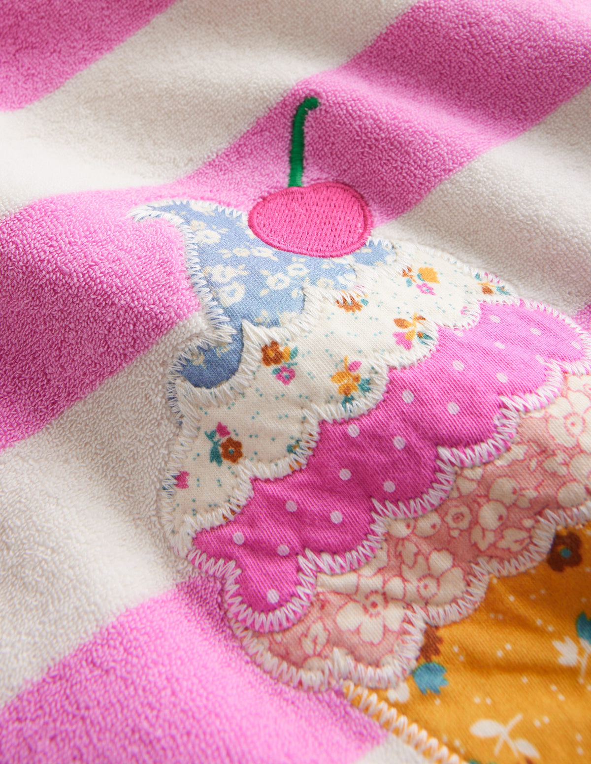 Appliqué Towelling Throw-On-Pink/Vanilla Pod Ice Creams-3