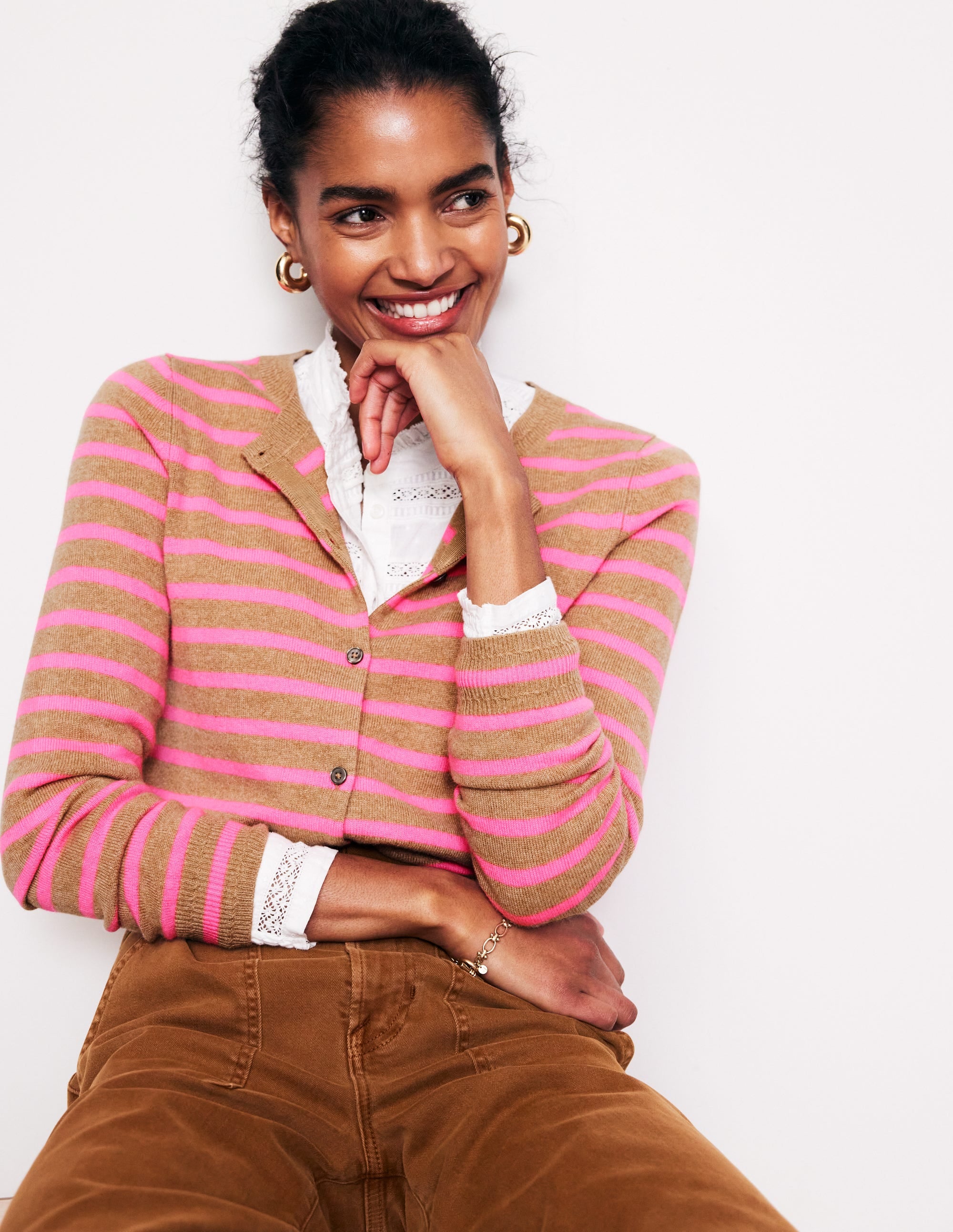 Eva Cashmere Crew Cardigan-Camel Melange/ Fluro Pink - Image 4