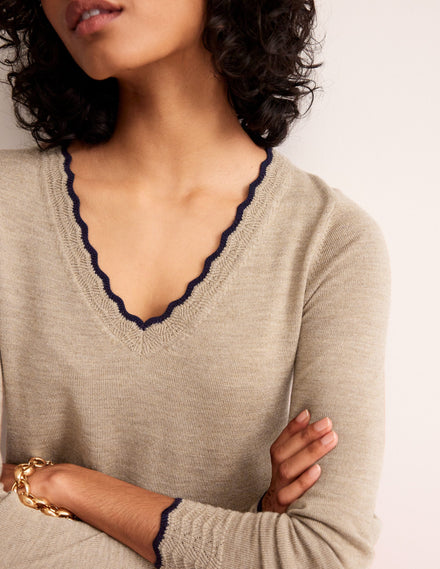 Merino Scallop V-Neck Sweater-Camel Melange