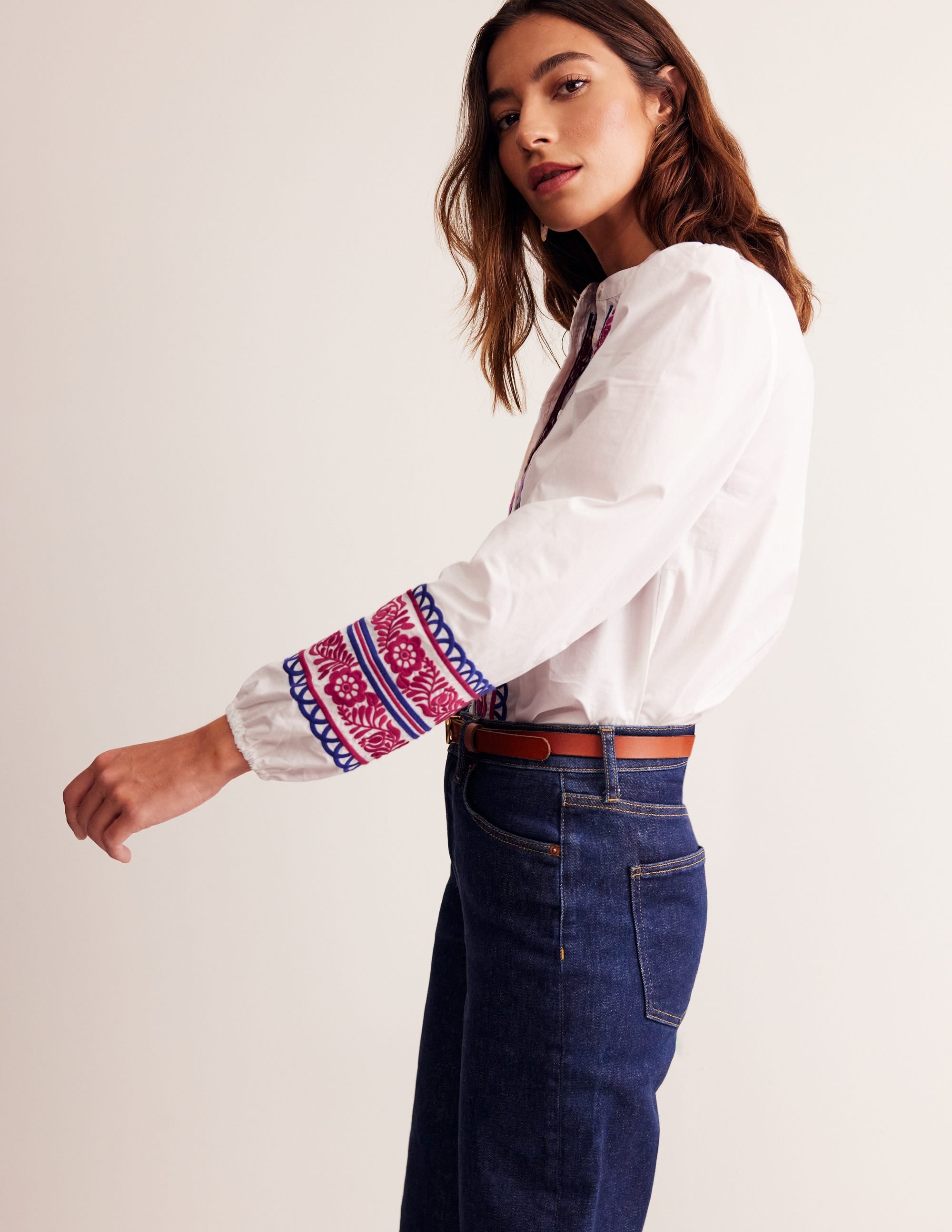 Embroidery Interest Top-White Embroidery - Image 4