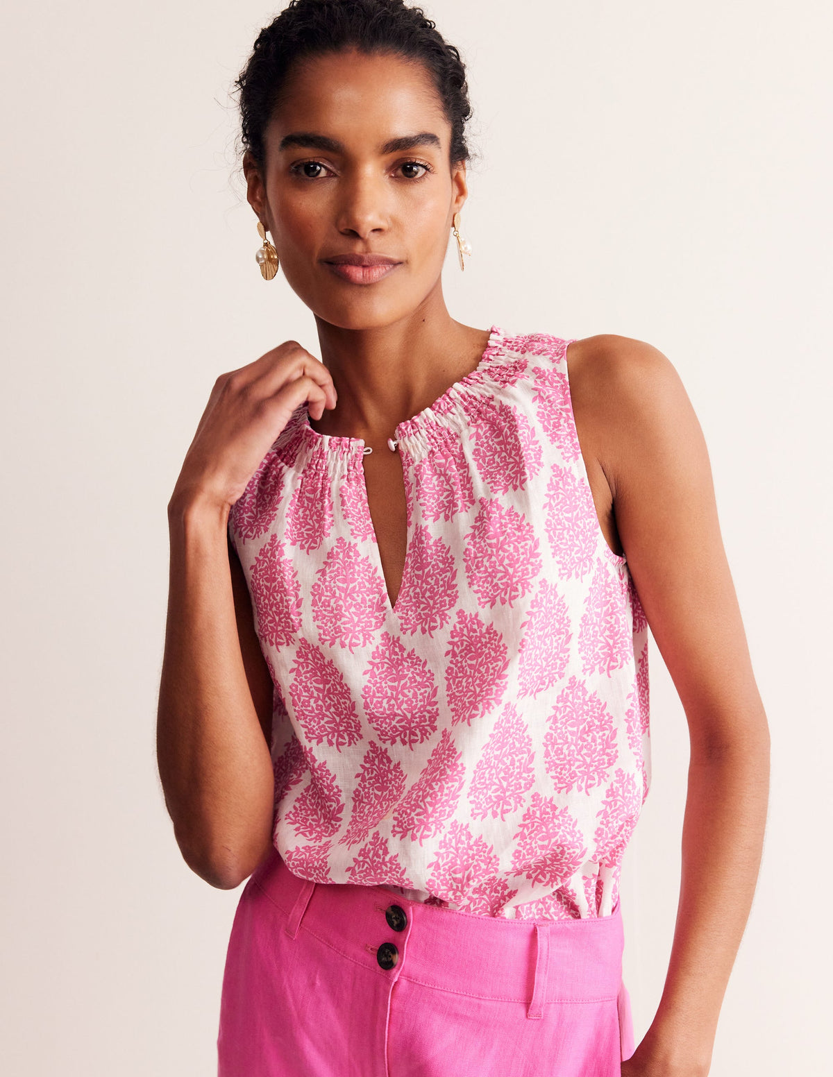 Georgia Linen Sleeveless Top-Sangria Sunset, Floret Paisley - Image 1