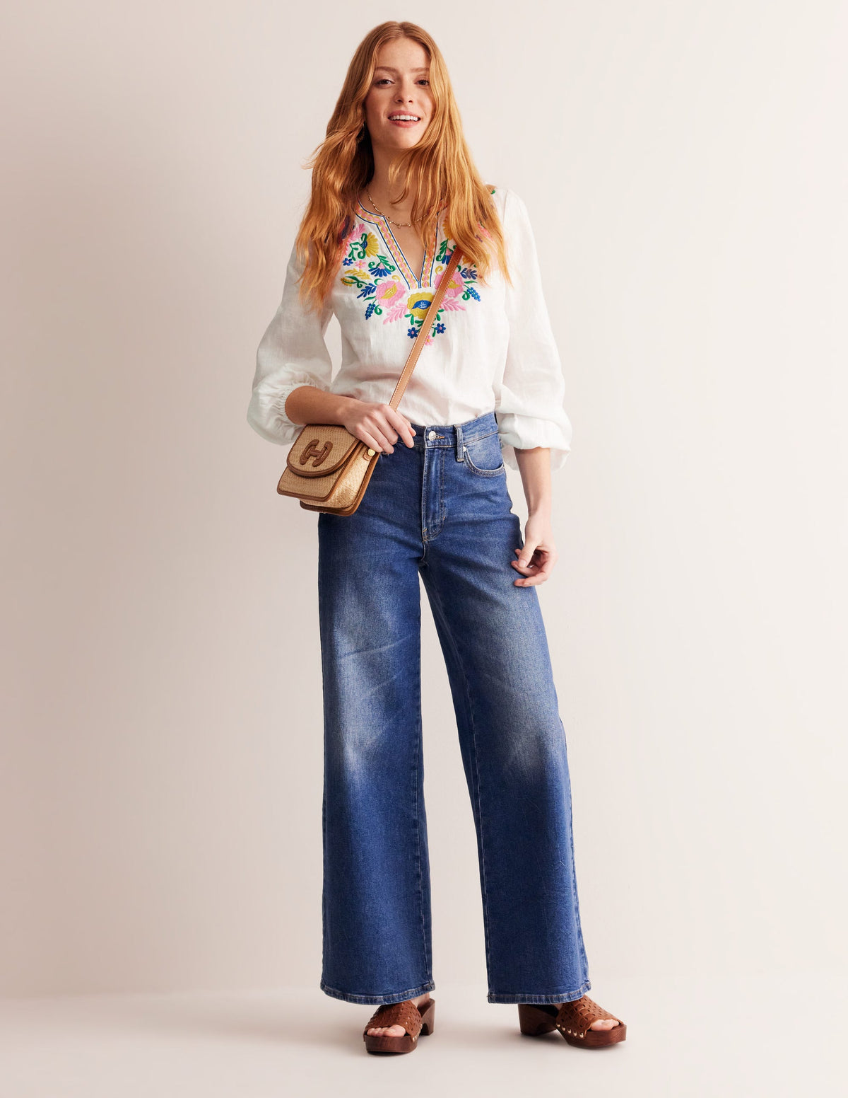 Bonnie Linen Top-White, Floral - Image 5