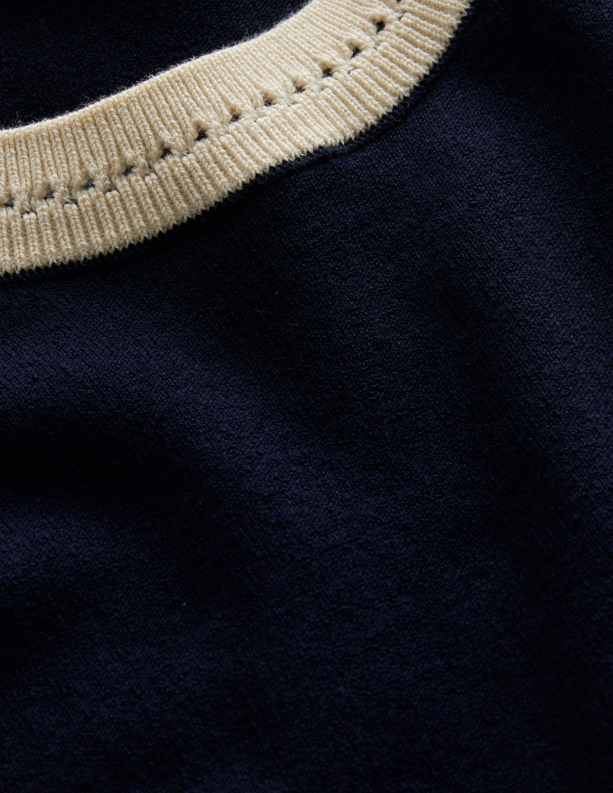 Catriona Cotton Crew T-shirt-Navy/ Warm Ivory - Image 6