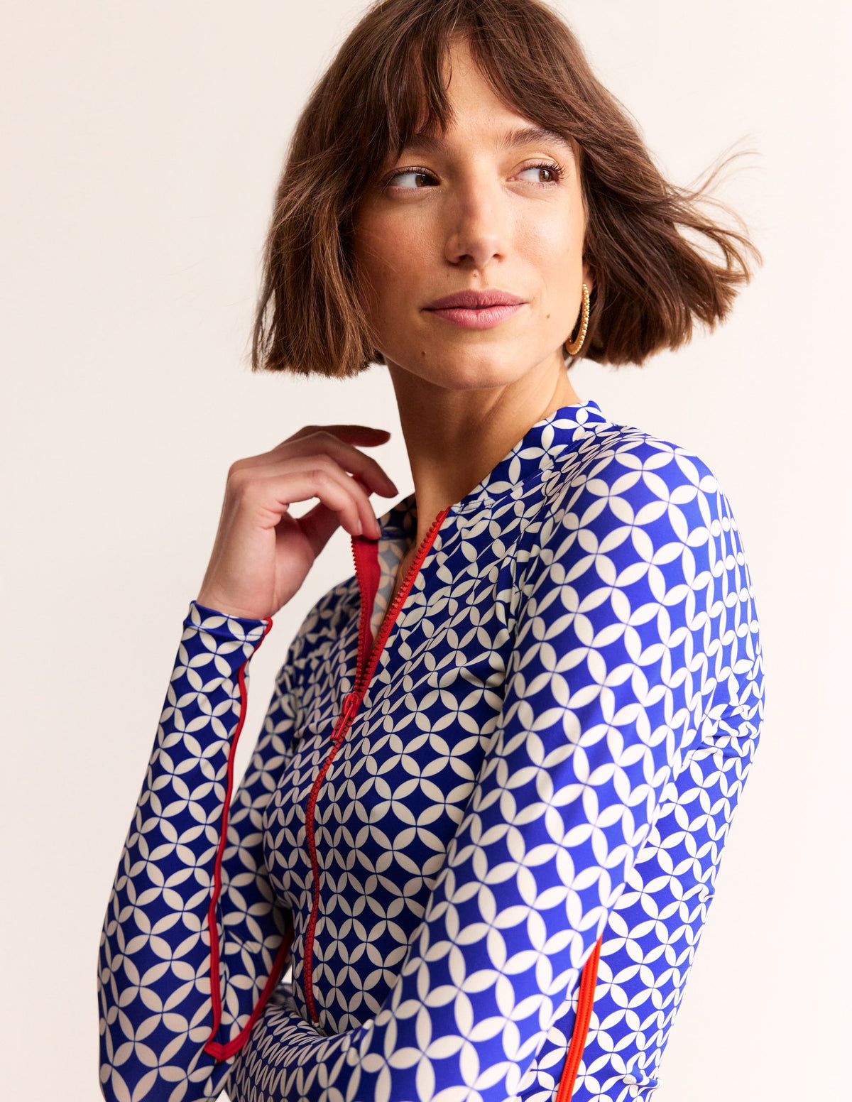 Piped Raglan Rash Guard-Surf The Web, Diamond Terrace - Image 4
