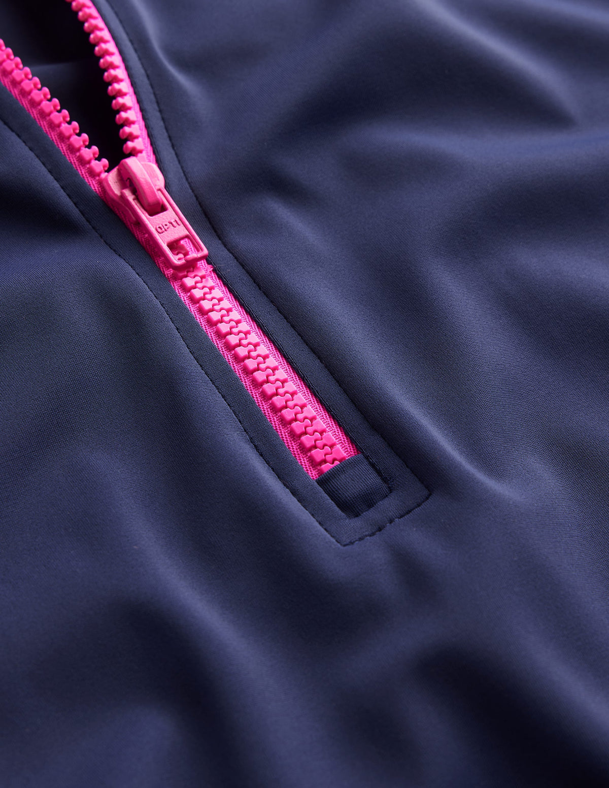Piped Raglan Rash Guard-Navy/ Super Pink Colourblock - Image 6