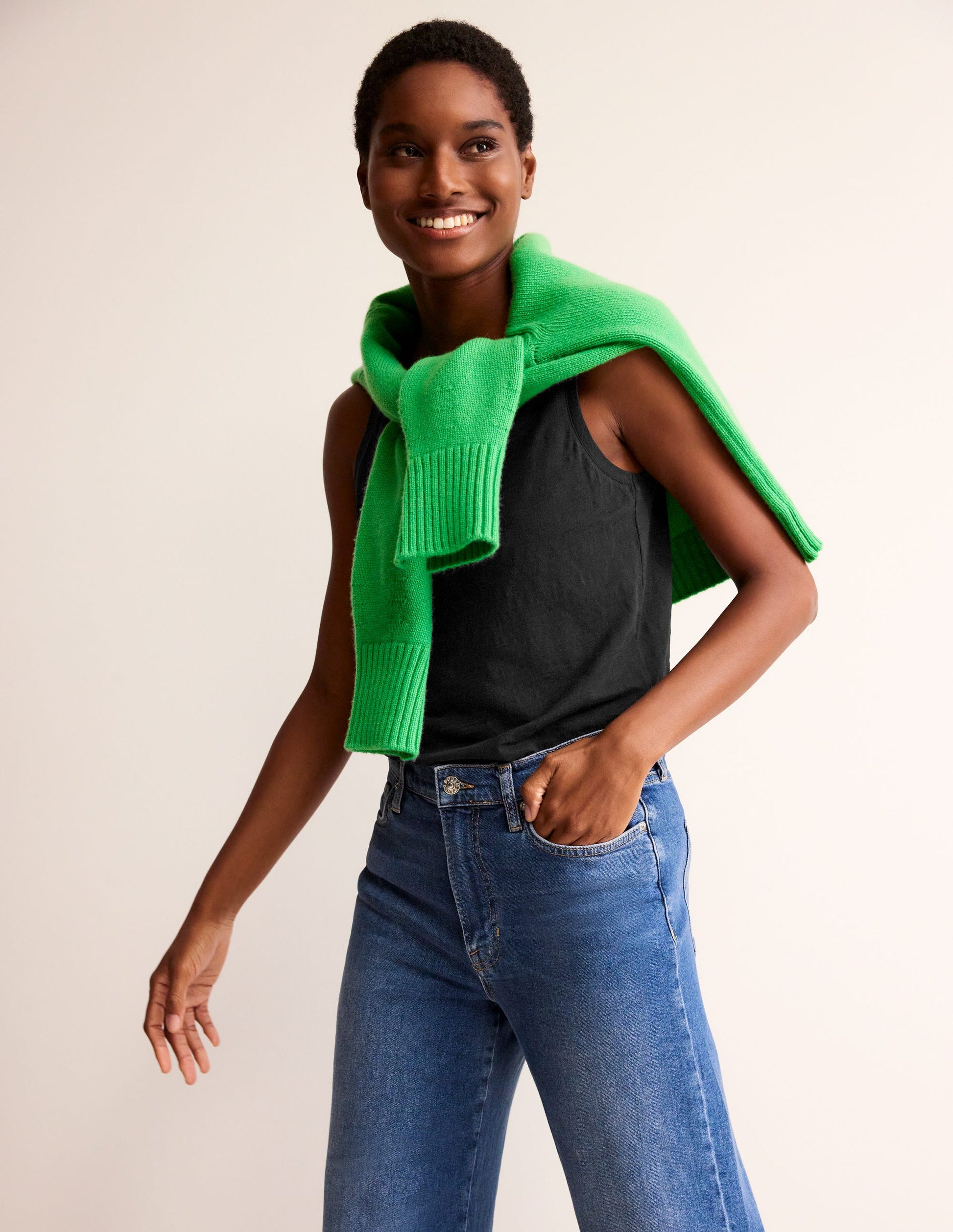 Regular V-Neck Slub Vest-Black-1