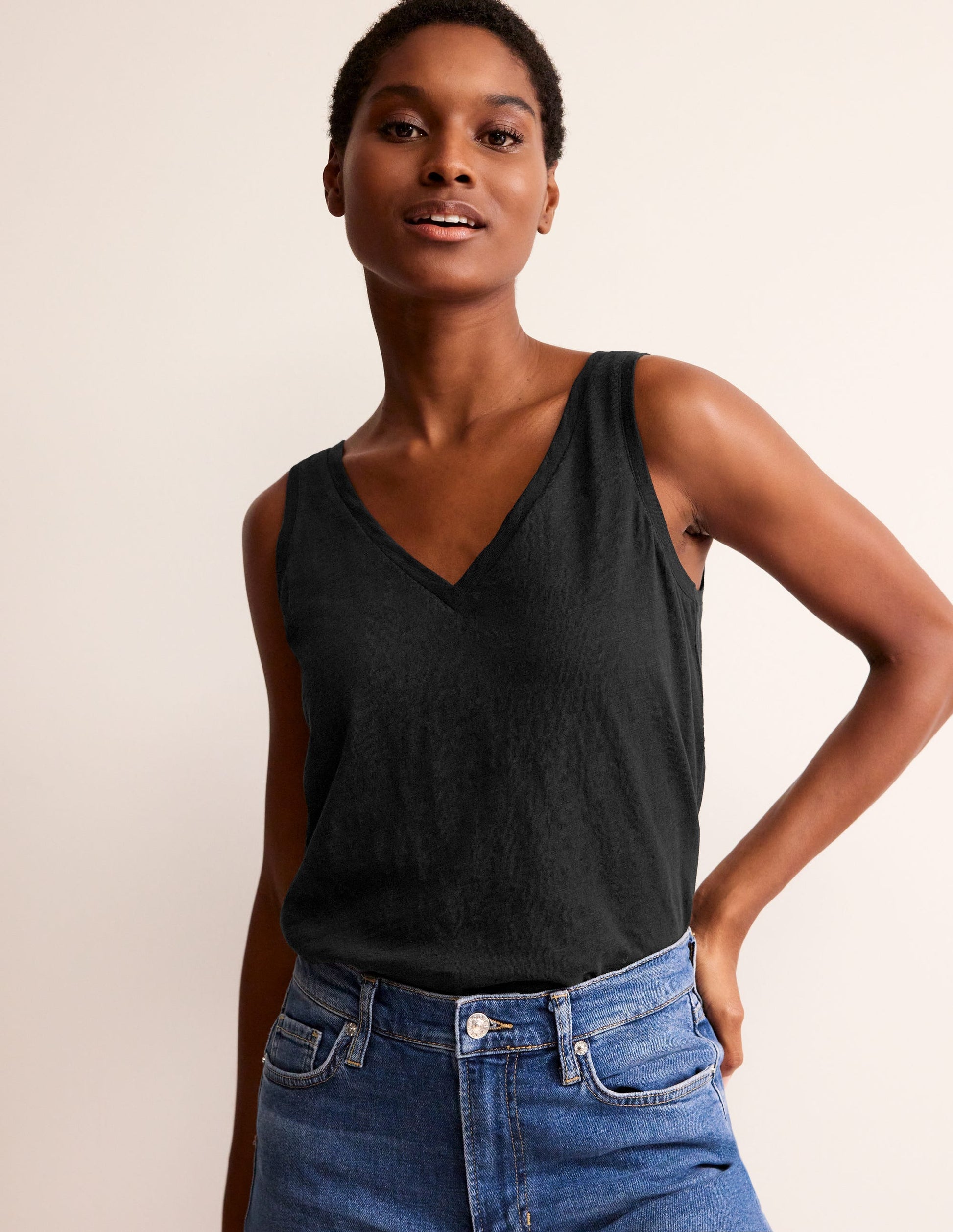 Regular V-Neck Slub Vest-Black-2