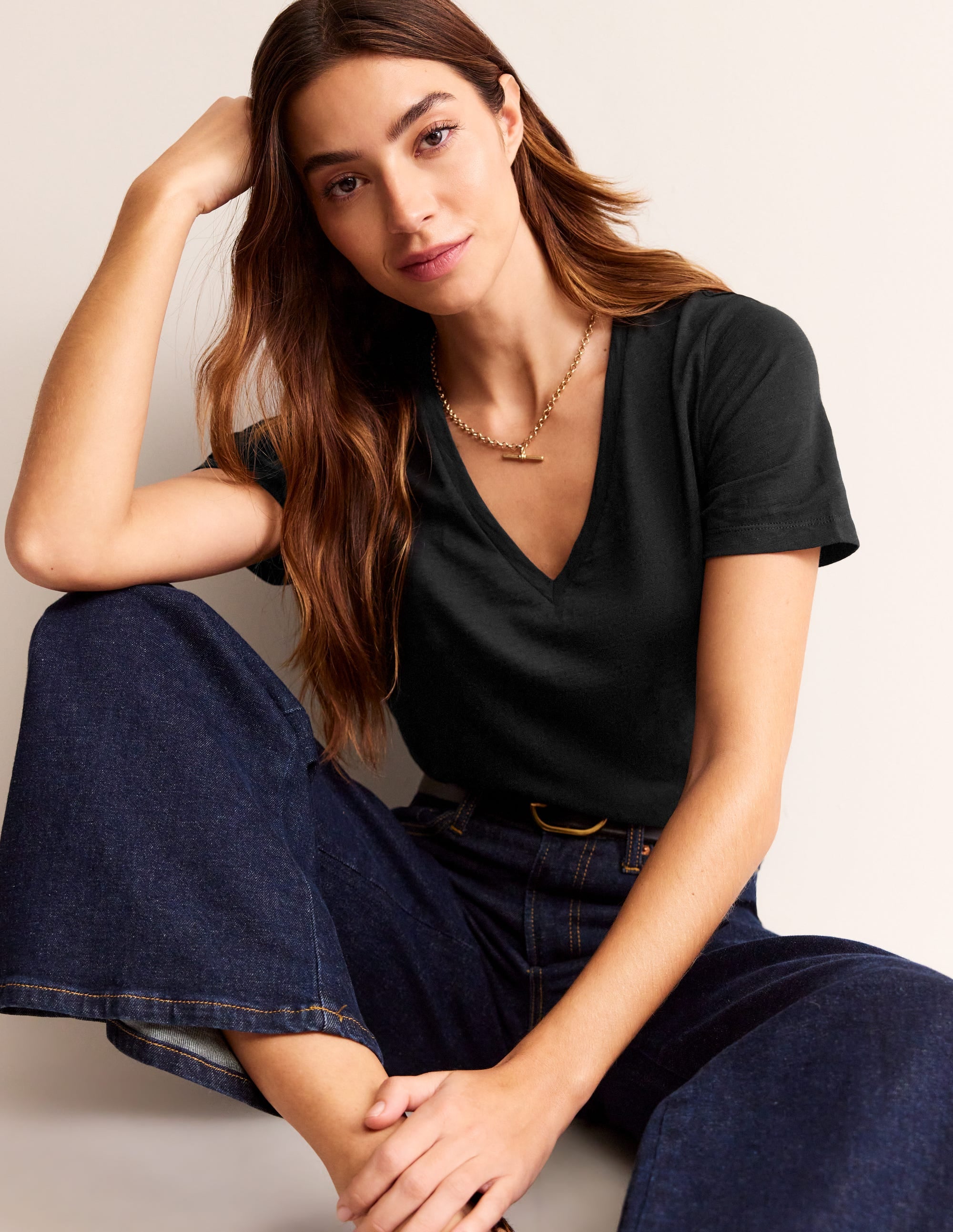 Regular V-Neck Slub T-shirt-Black - Image 4
