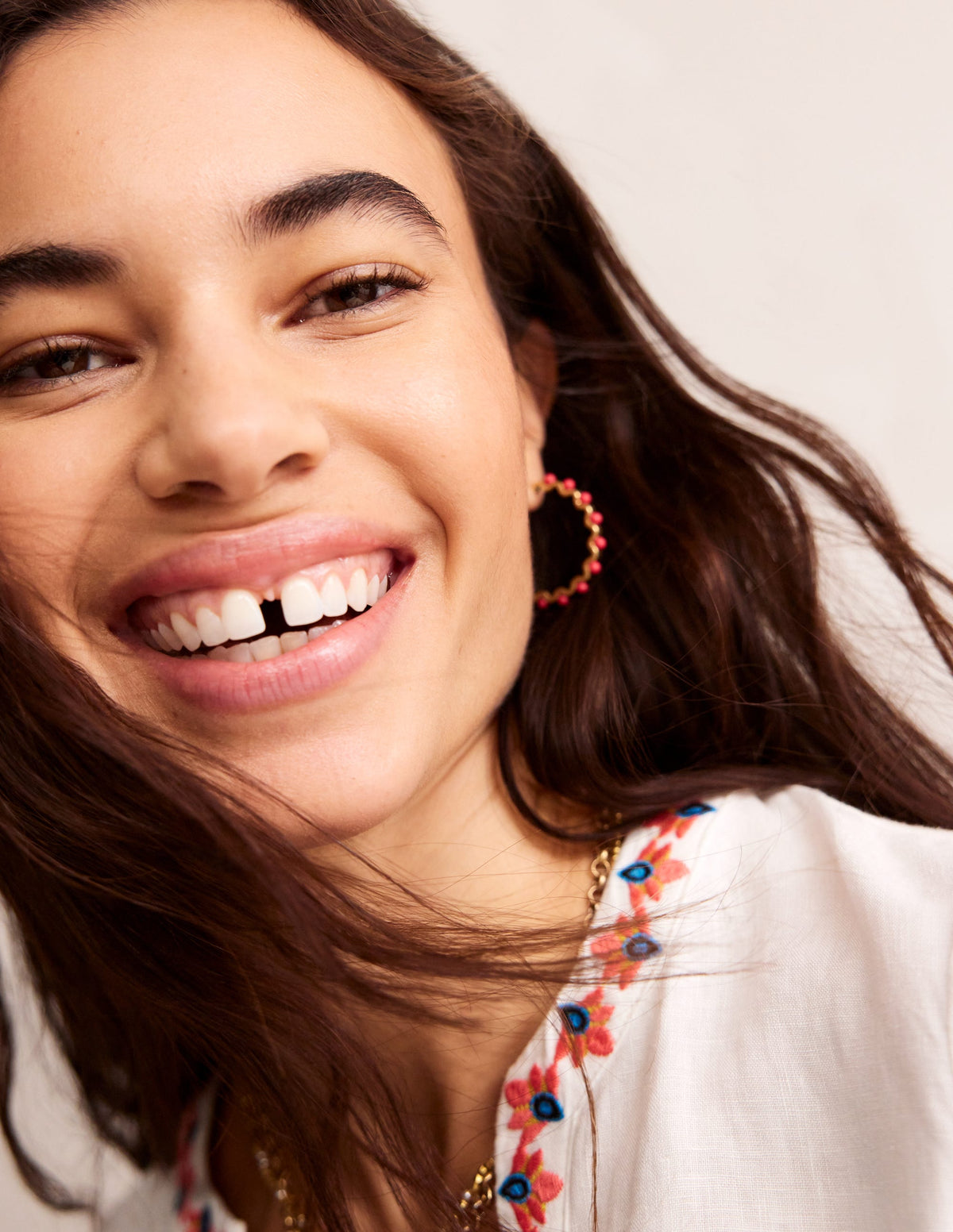 Wire Bead Hoop Earrings-Pink-1