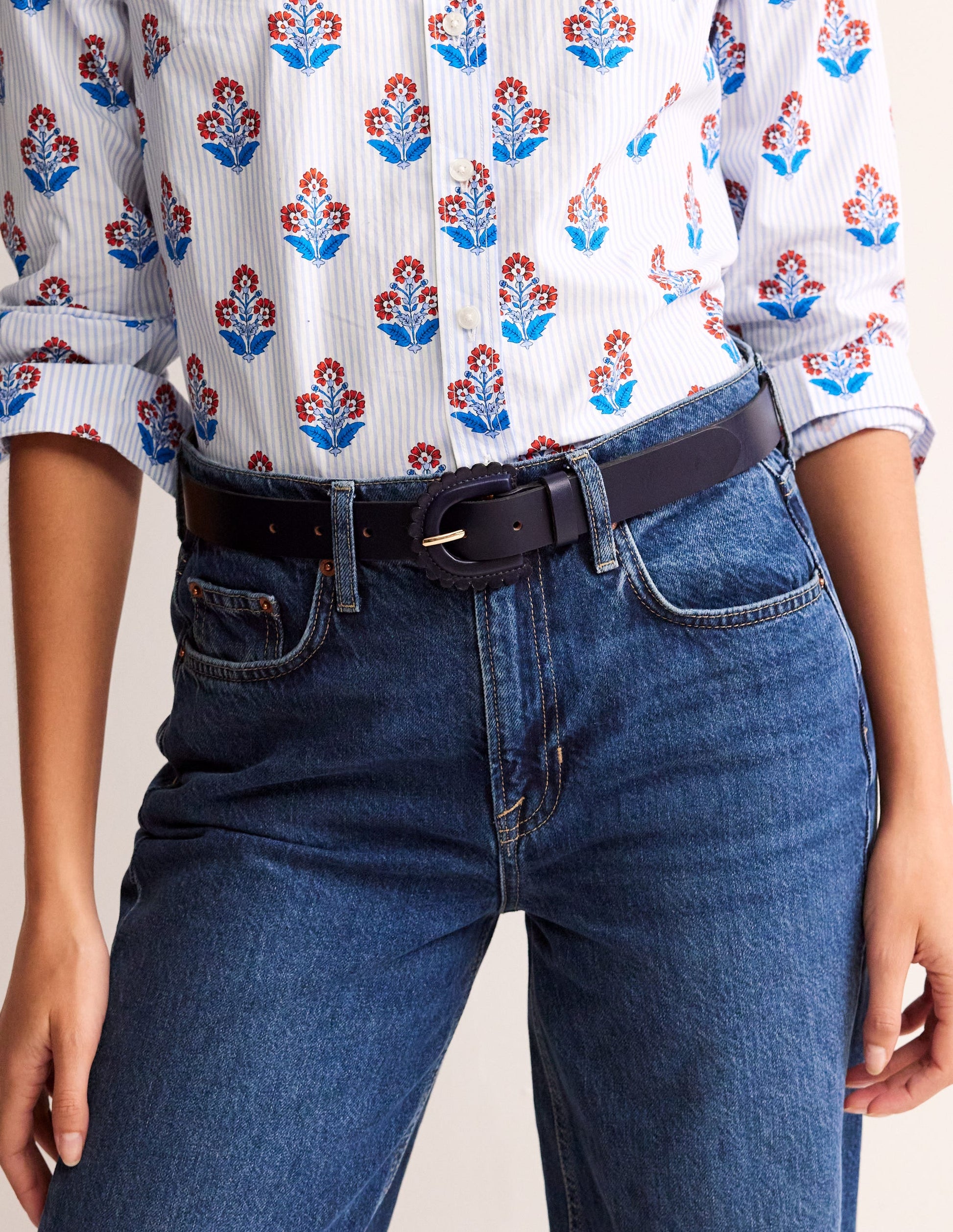 Scallop Buckle Belt-Navy-1
