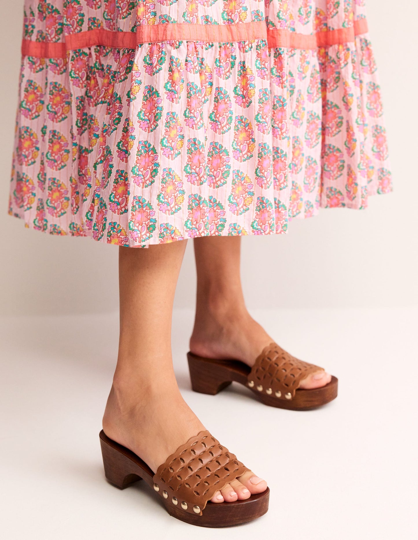 Cut Out Detail Clogs-Tan